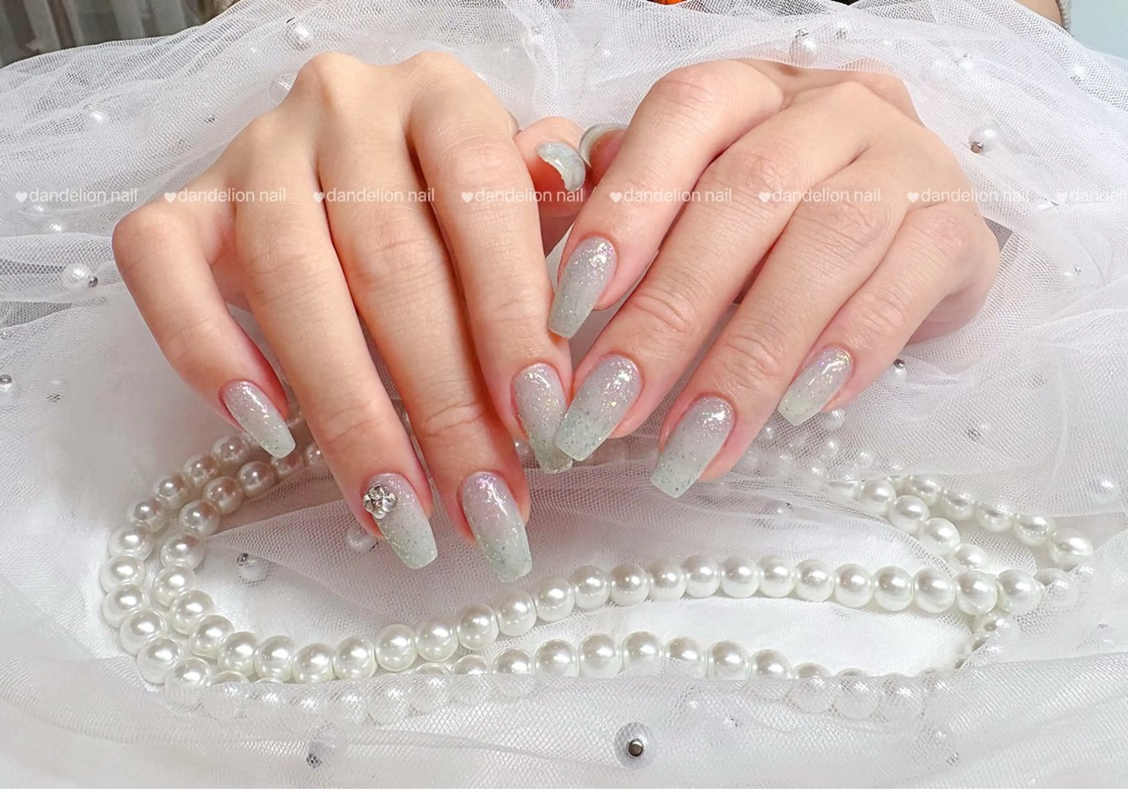 ネイル キラキラネイル ワンカラーネイル ワンホンネイル ハンドネイル dandelion nail北千住のネイルデザイン