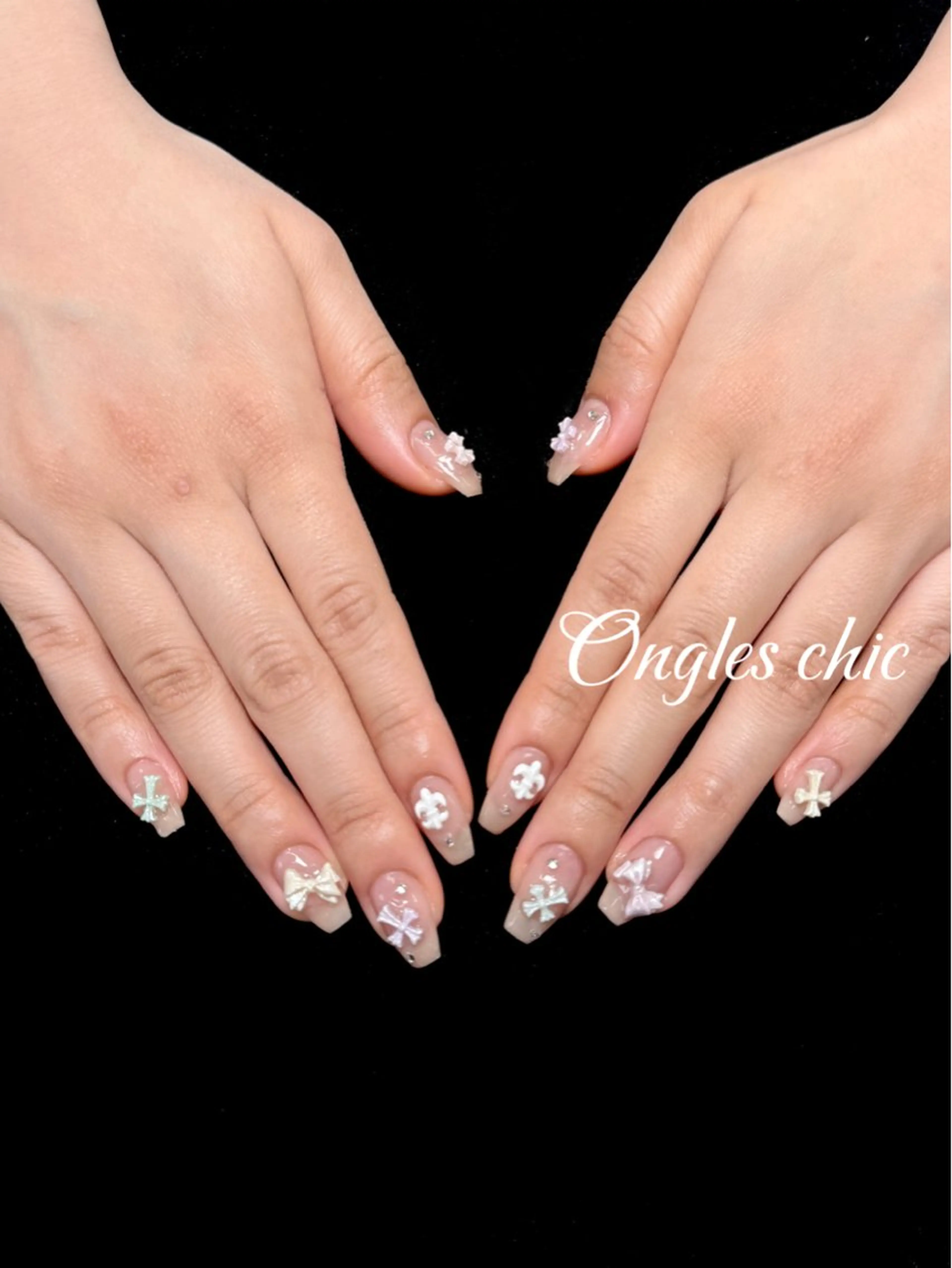 ネイル ハンドネイル ongles chicのネイルデザイン