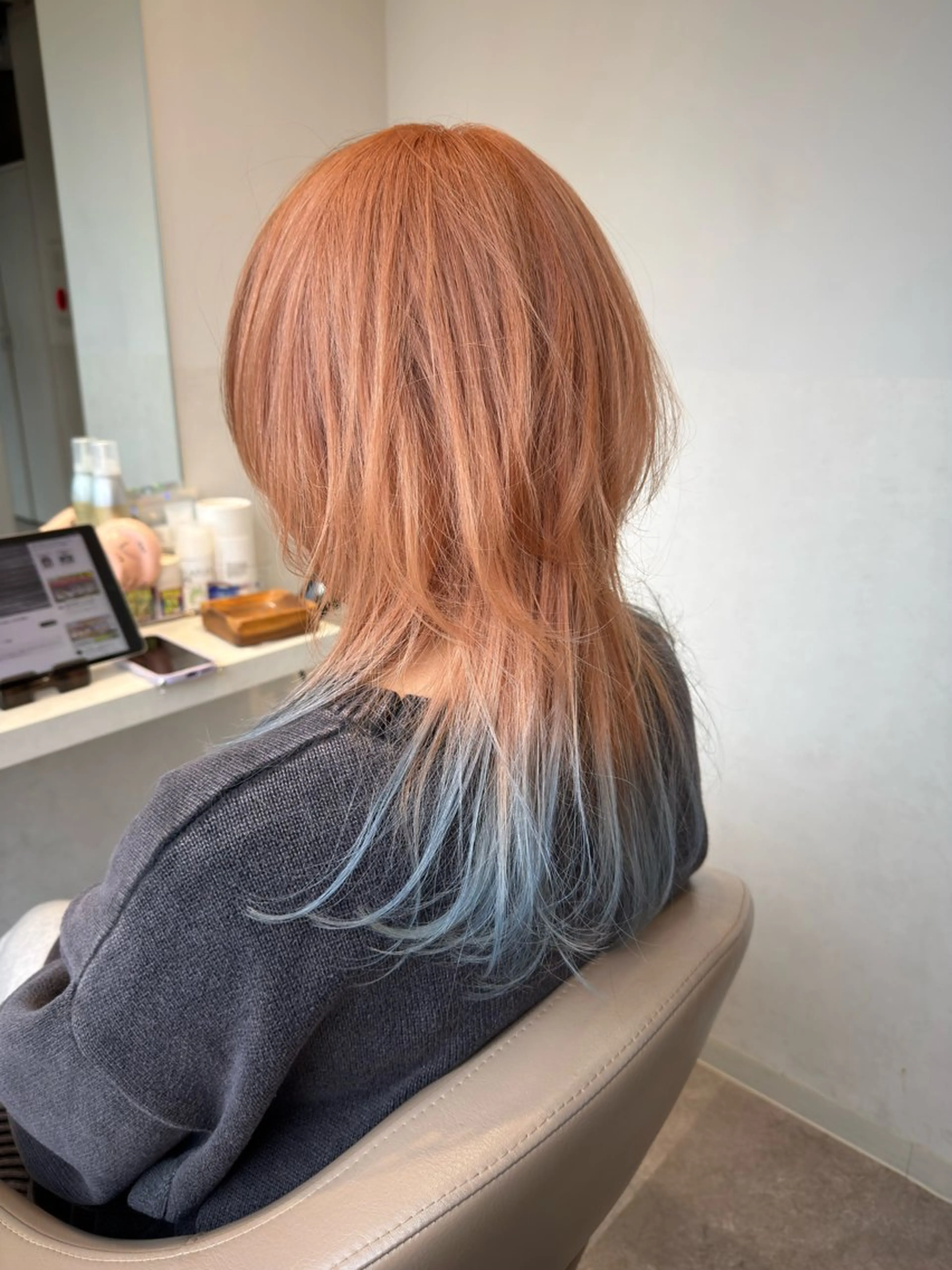 ロング カラー ブルーカラー オレンジ くびれヘア 🍇おぐら めぐみ🍇のヘアスタイル