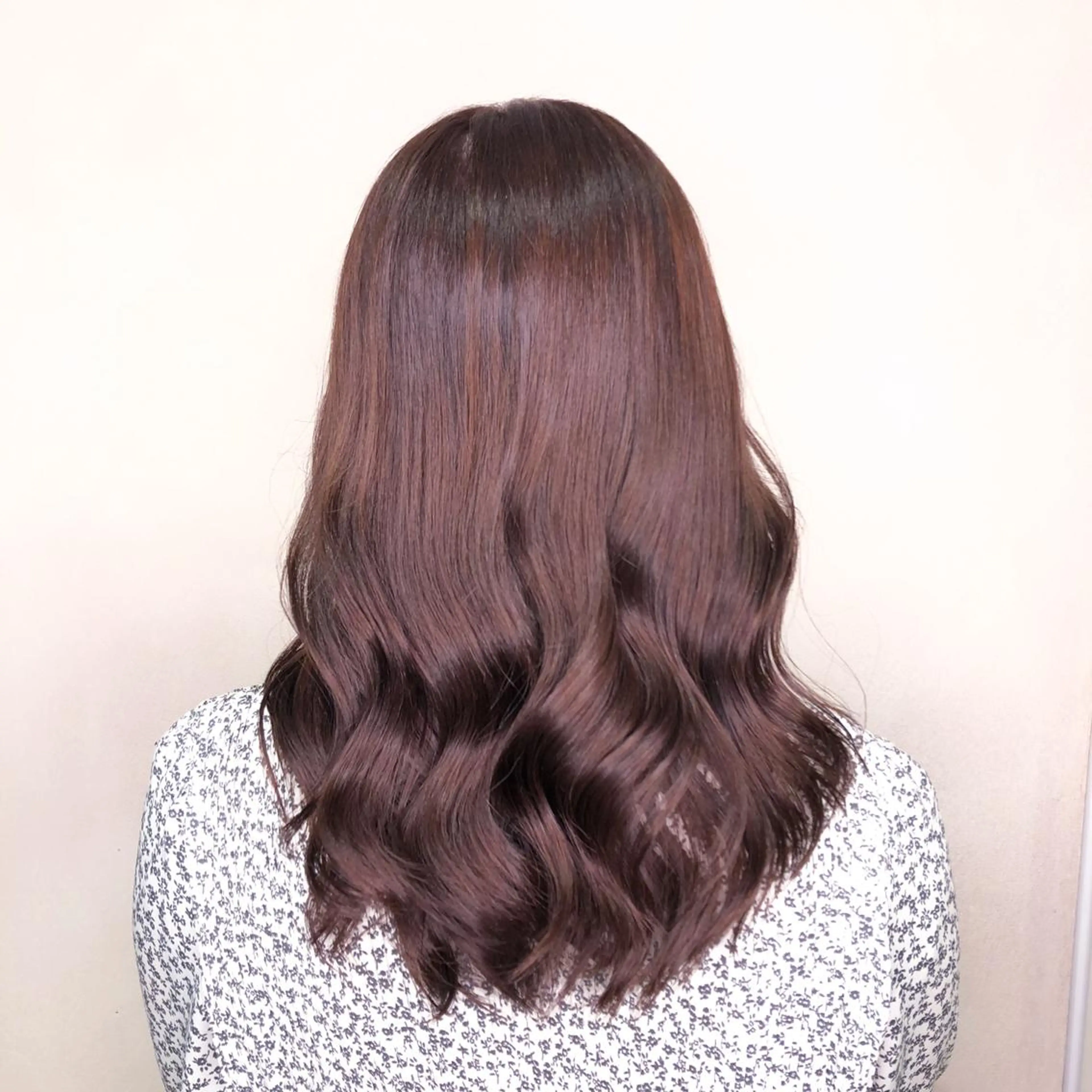 セミロング ピンクブラウン ヘアカラー トリートメント 外ハネボブ♡ YUIのヘアスタイル