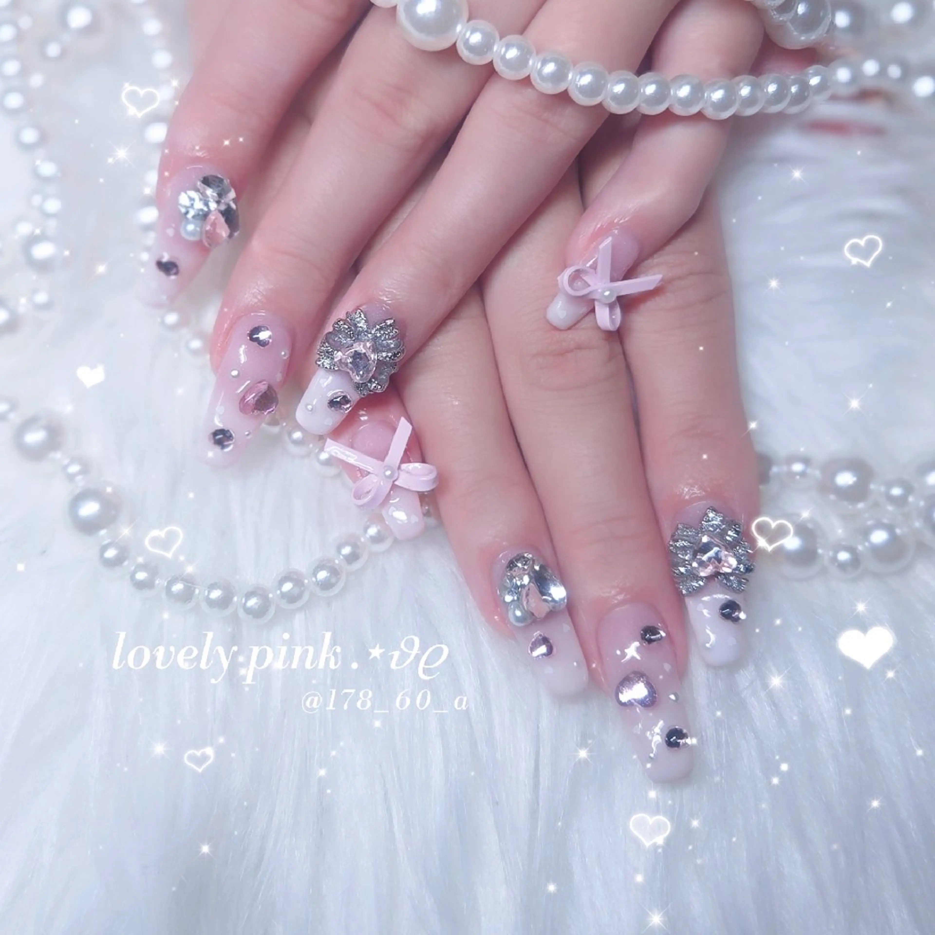 ネイル ガーリー ハート ピンク リボン スカルプネイル ハンドネイル HAPPINAS🎀  れん🖤痛ネイルのネイルデザイン