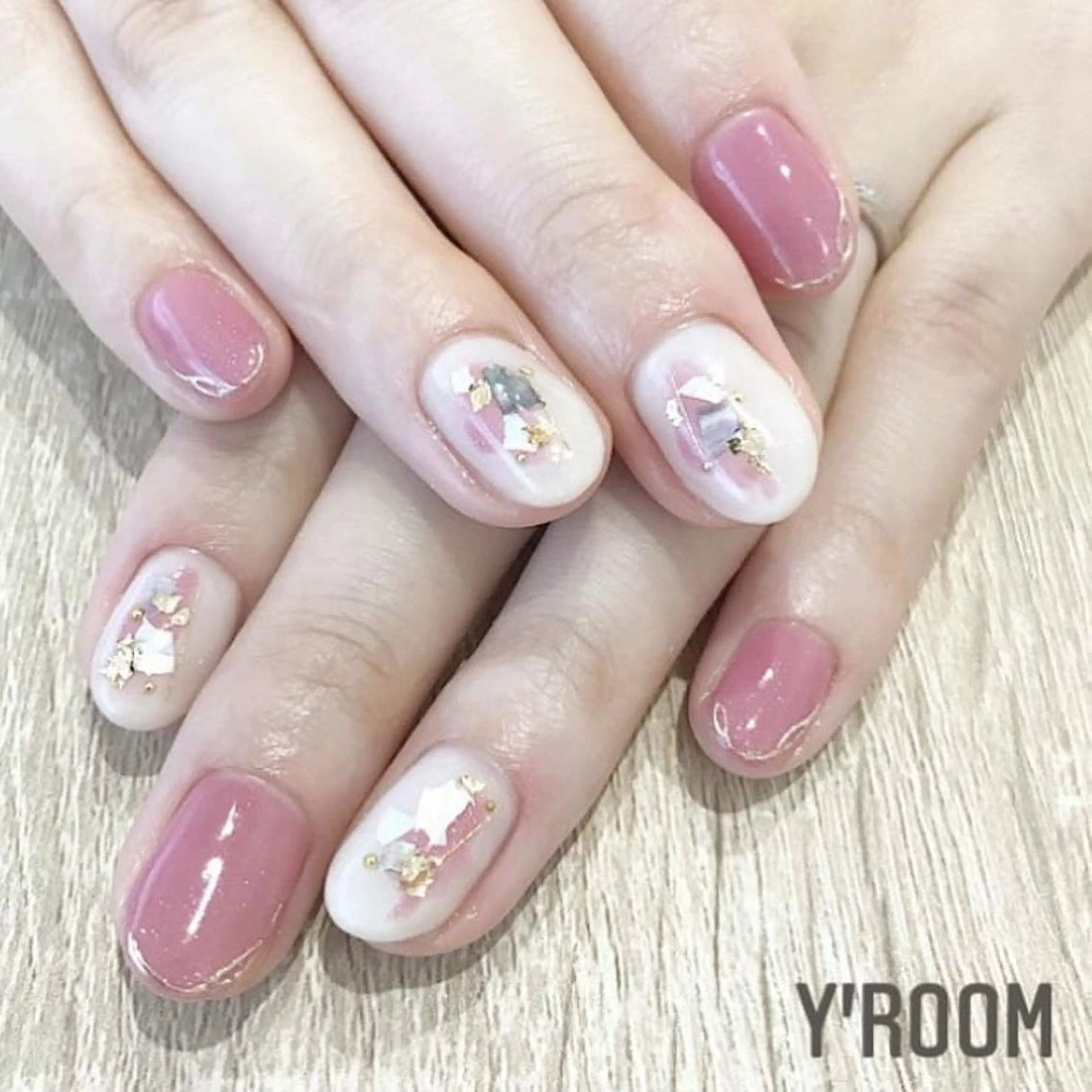 ネイル ジェルネイル ニュアンスネイル ワンカラーネイル パラジェル 夏ネイル ハンドネイル YUKA （ネイリスト）のネイルデザイン