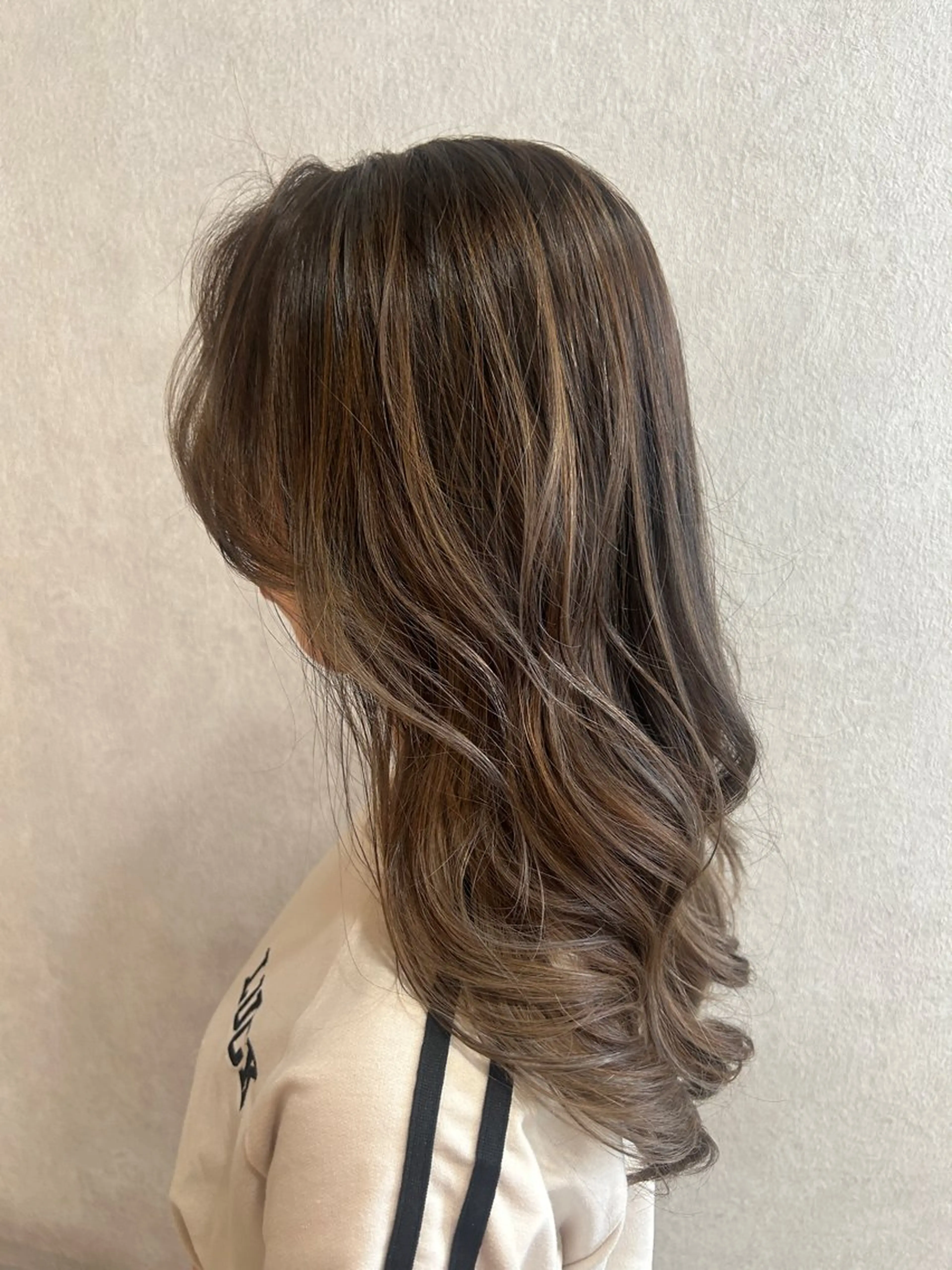 ロング ハイライト トリートメント いまい ちひろのヘアスタイル