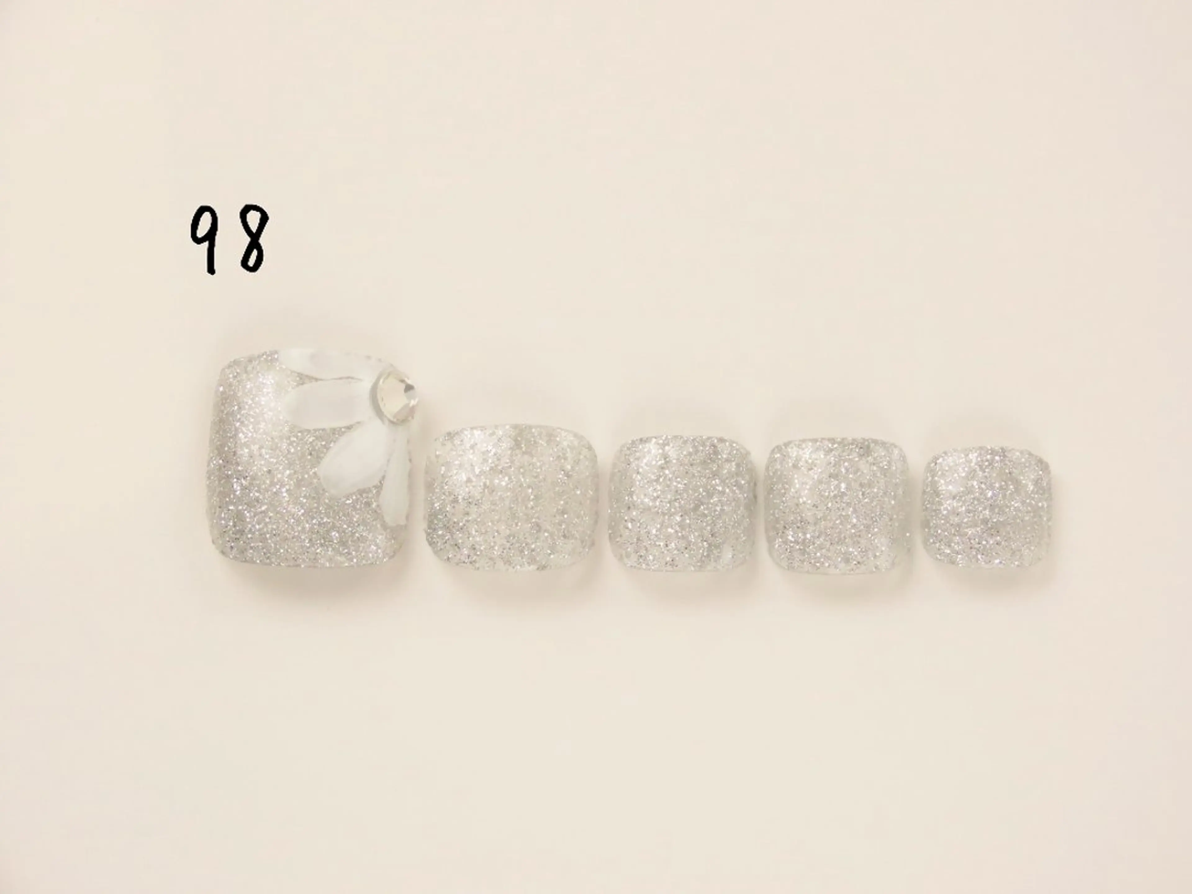 ネイル フットネイル Maum 新潟店のマツエク・マツパデザイン