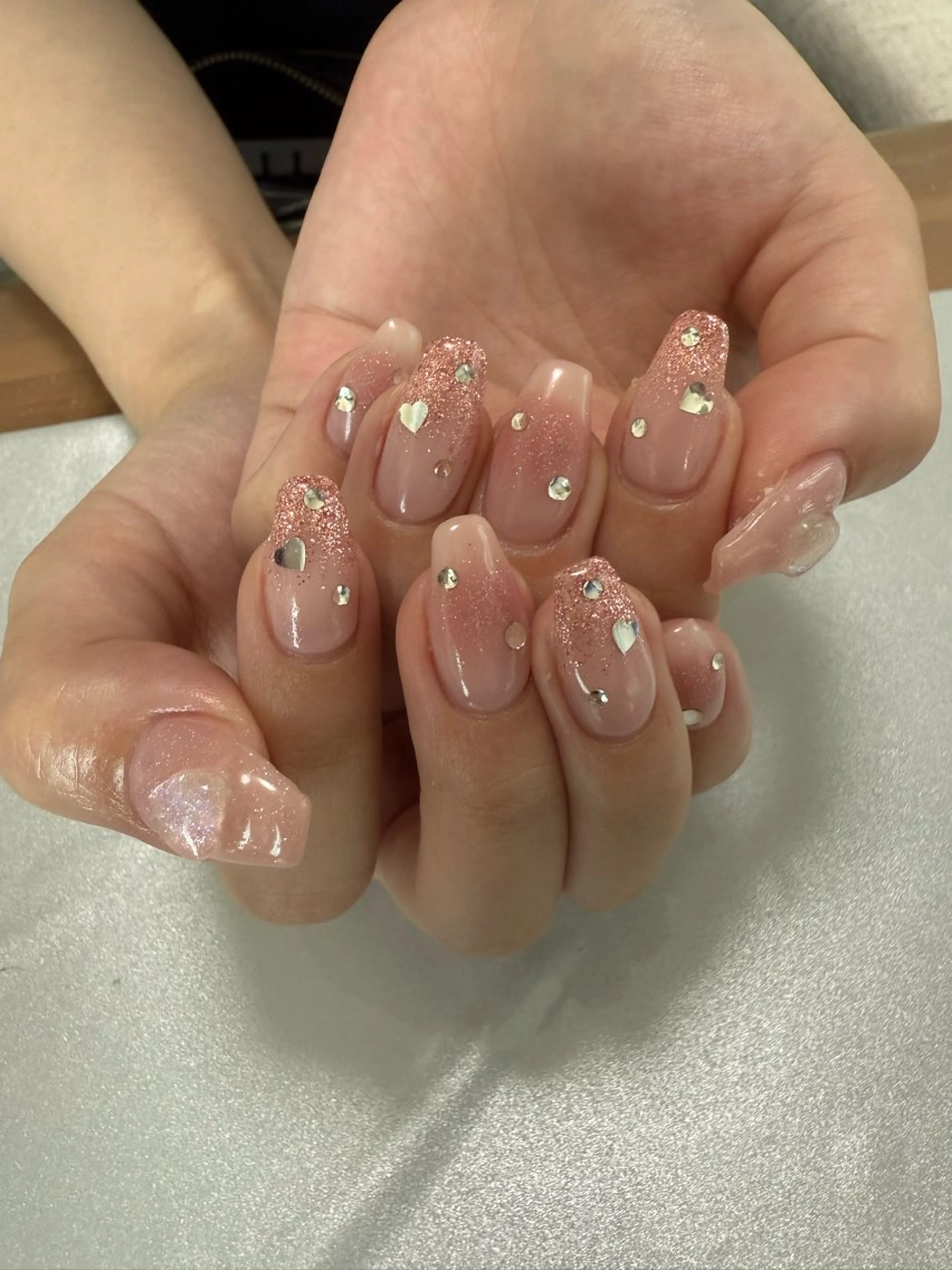 ネイル チークネイル ストーンネイル AZNAIL matsudaのネイルデザイン