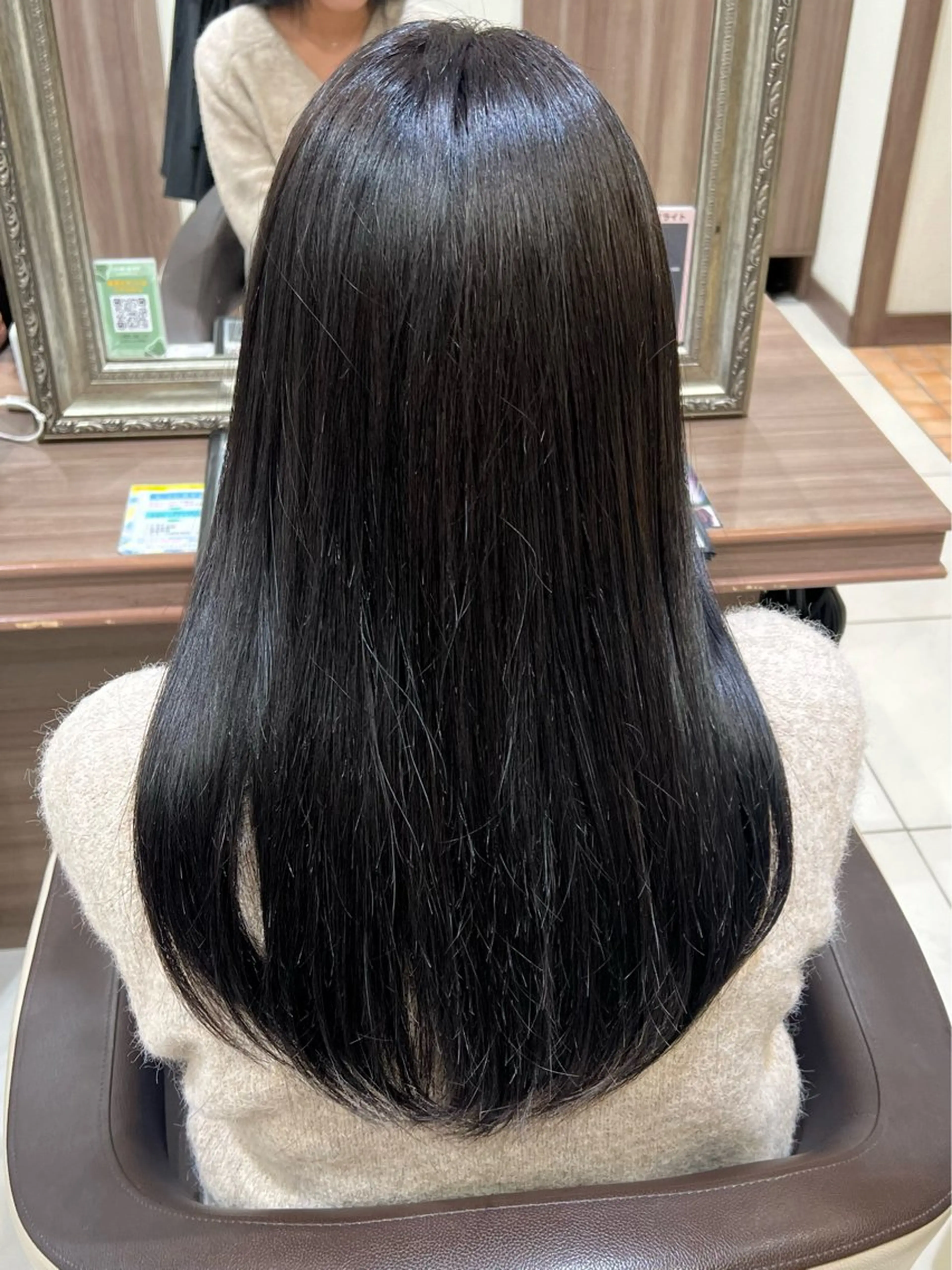 ロング ヘアカラー 阪本 紀乃のヘアスタイル