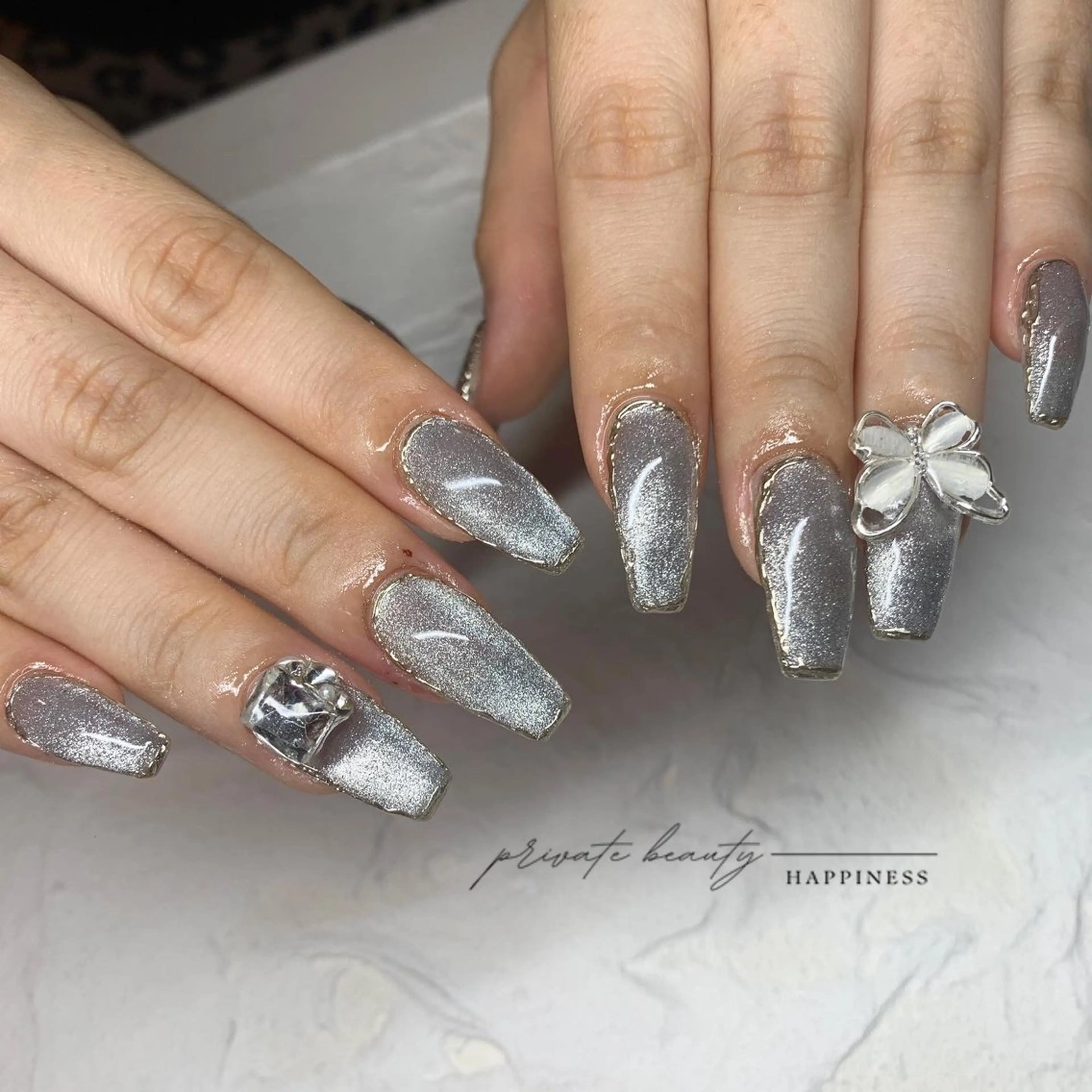 ネイル マグネットネイル スカルプネイル happiness nailのネイルデザイン