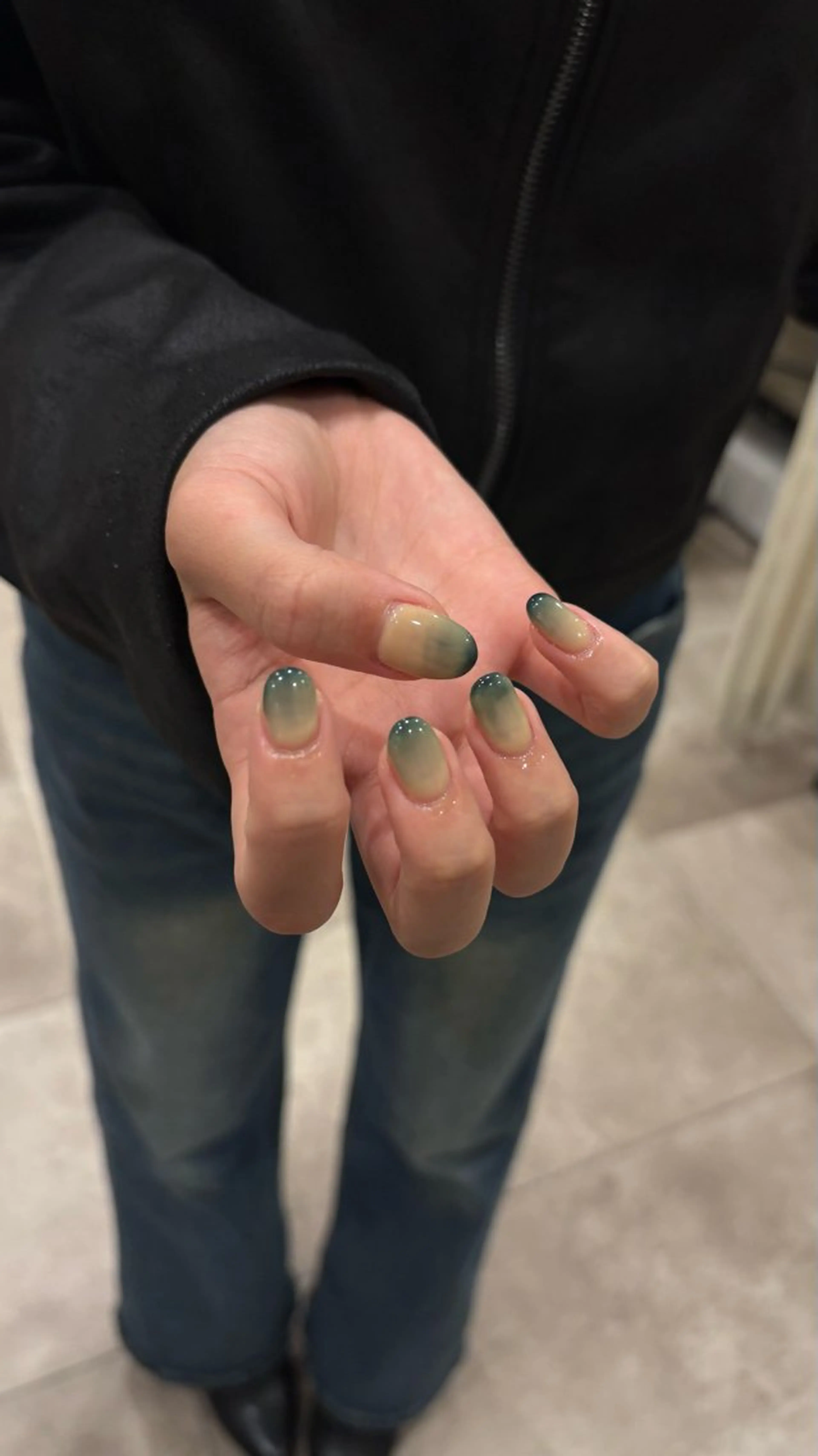 ネイル しおん🎶｜ひと 癖ニュアンス｜個性派のネイルデザイン