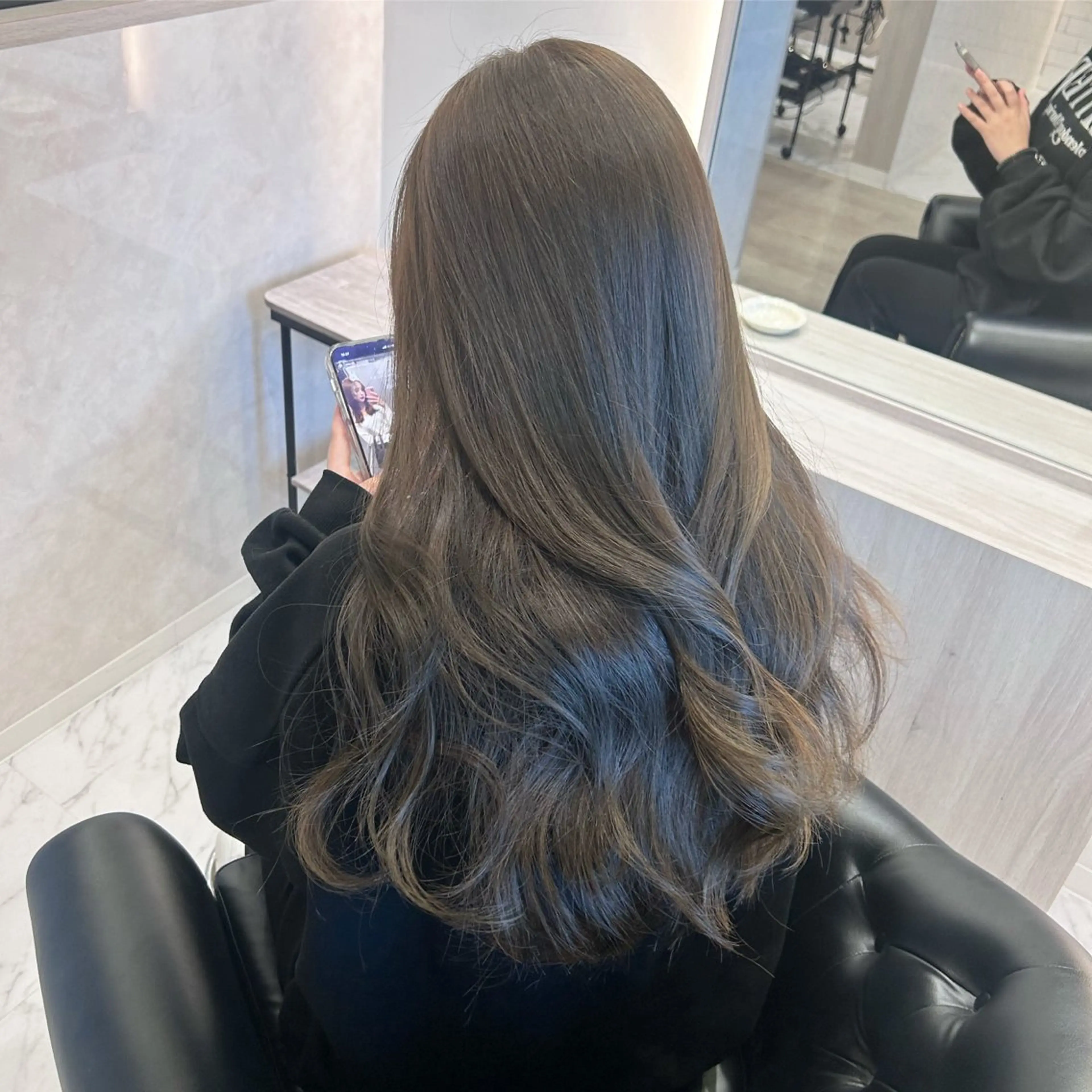 ロング カラー カット ヘアカラー トリートメント &chaLme   心斎橋所属・emi/髪質改善/ 韓国風/艶カラーのヘアスタイル