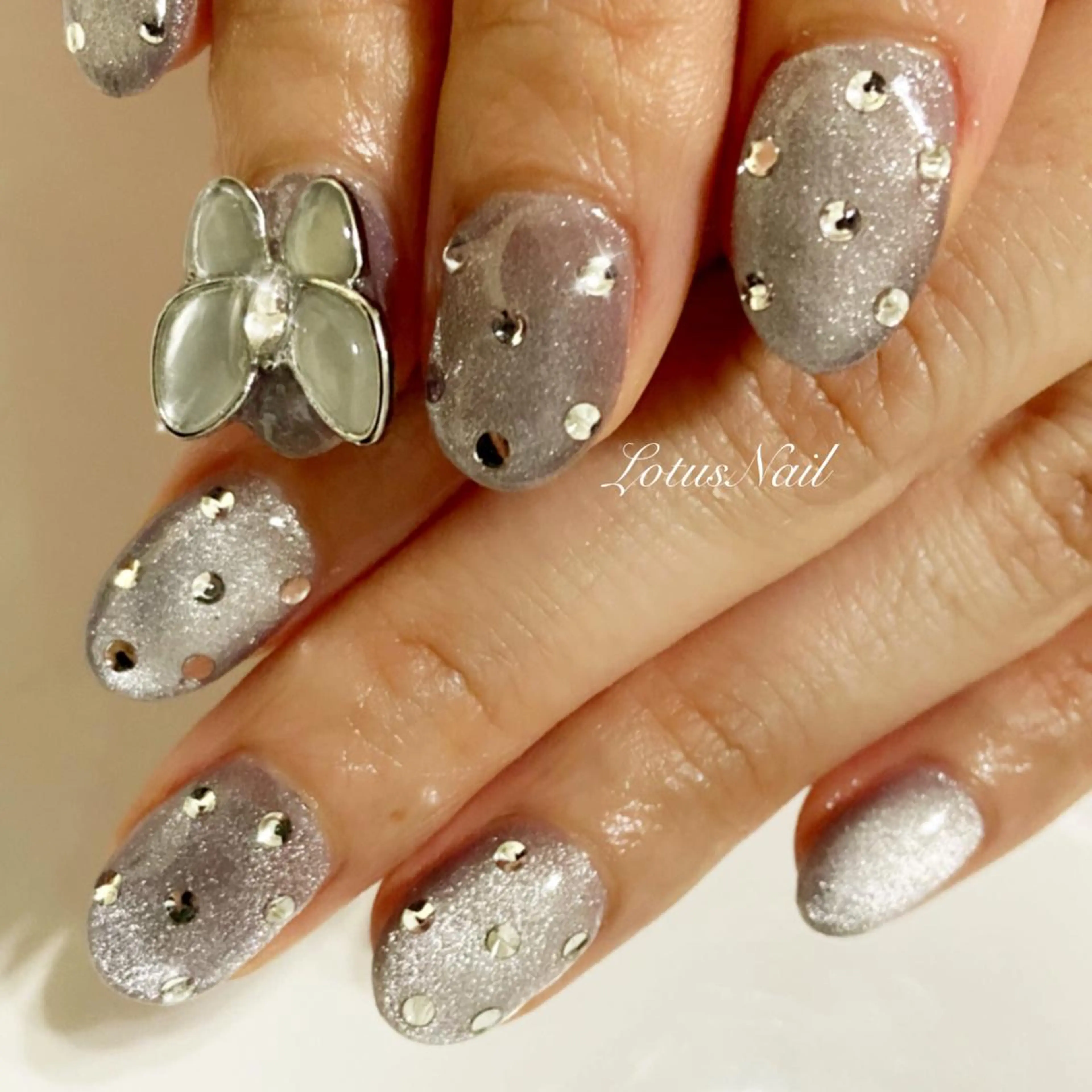 ネイル マグネットネイル Lotus Nailのネイルデザイン