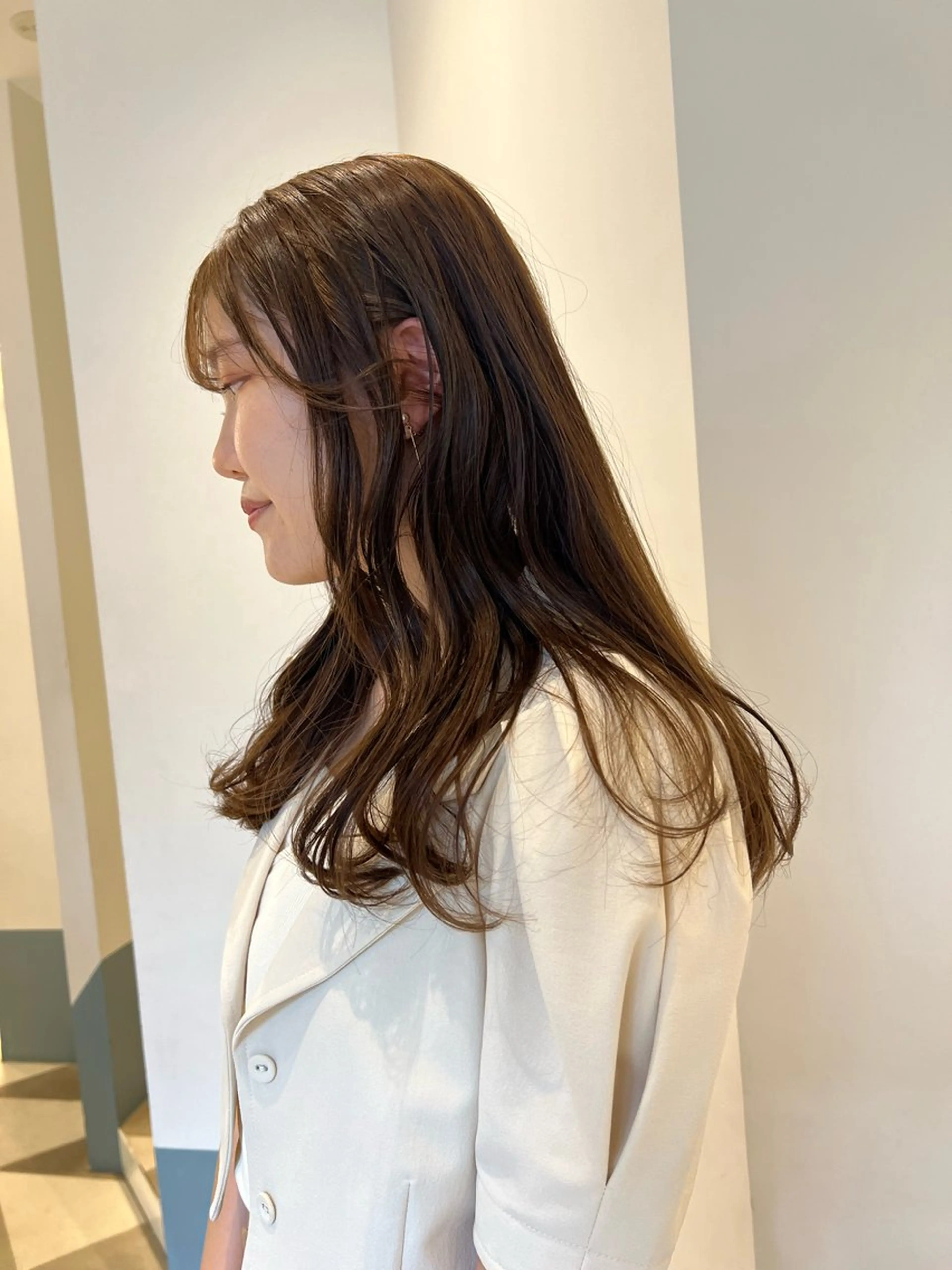 ミディアム 成岡 愛美のヘアスタイル