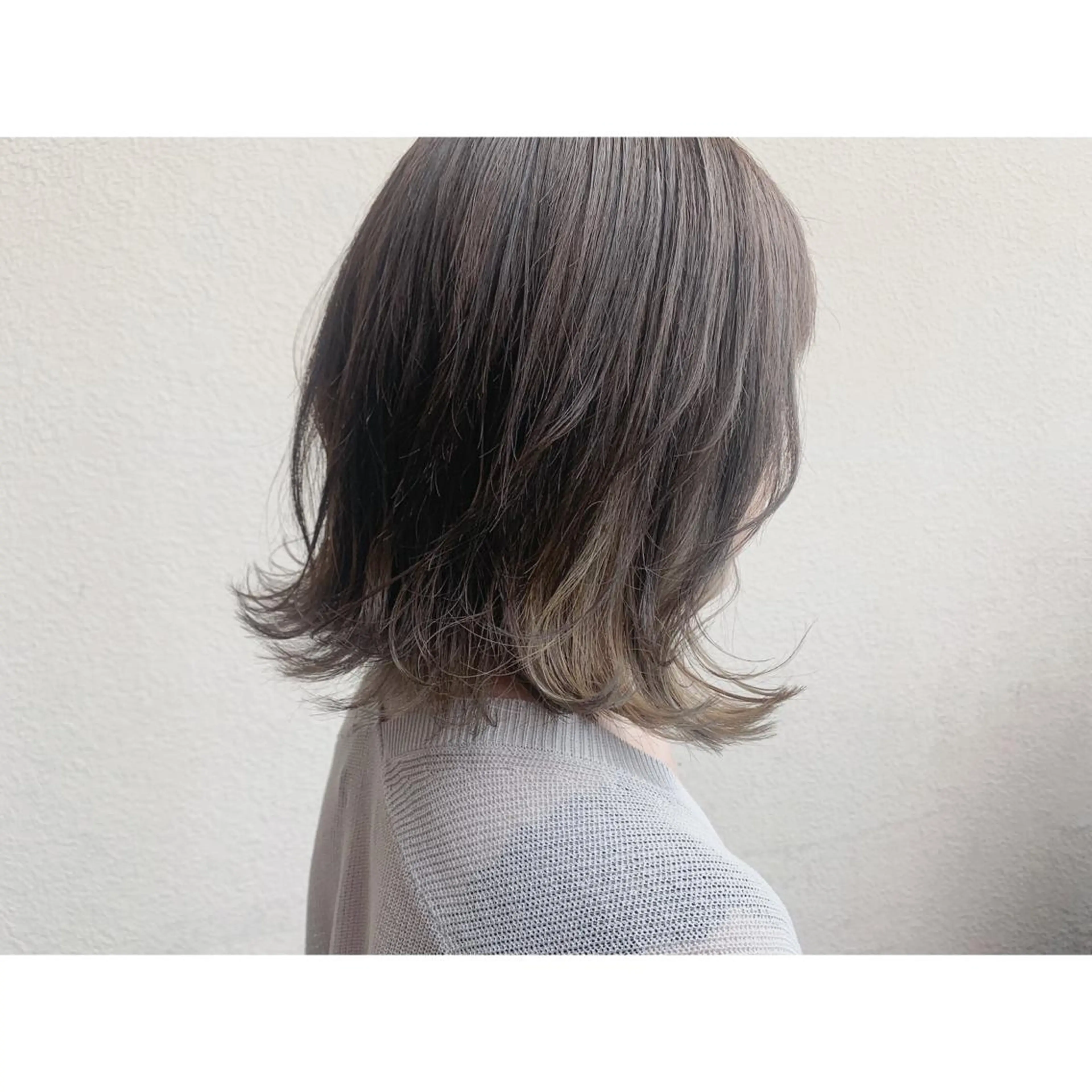 ミディアム カラー アッシュ アッシュグレー ベージュカラー グレージュ ハイライトカラー なかにし まゆみのヘアスタイル