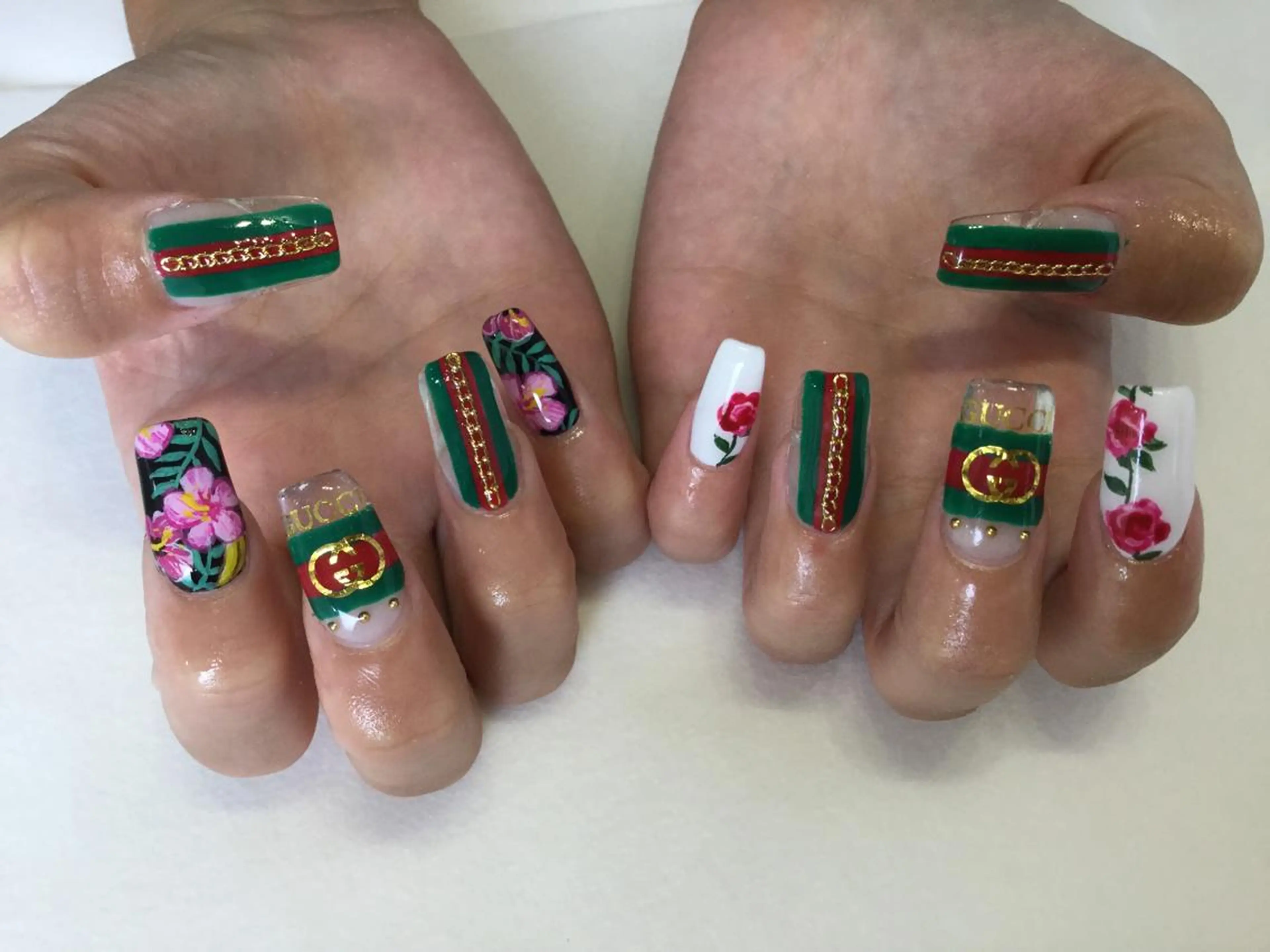 ネイル ハンドネイル 💎🐰 saki. m 🐰💎のネイルデザイン