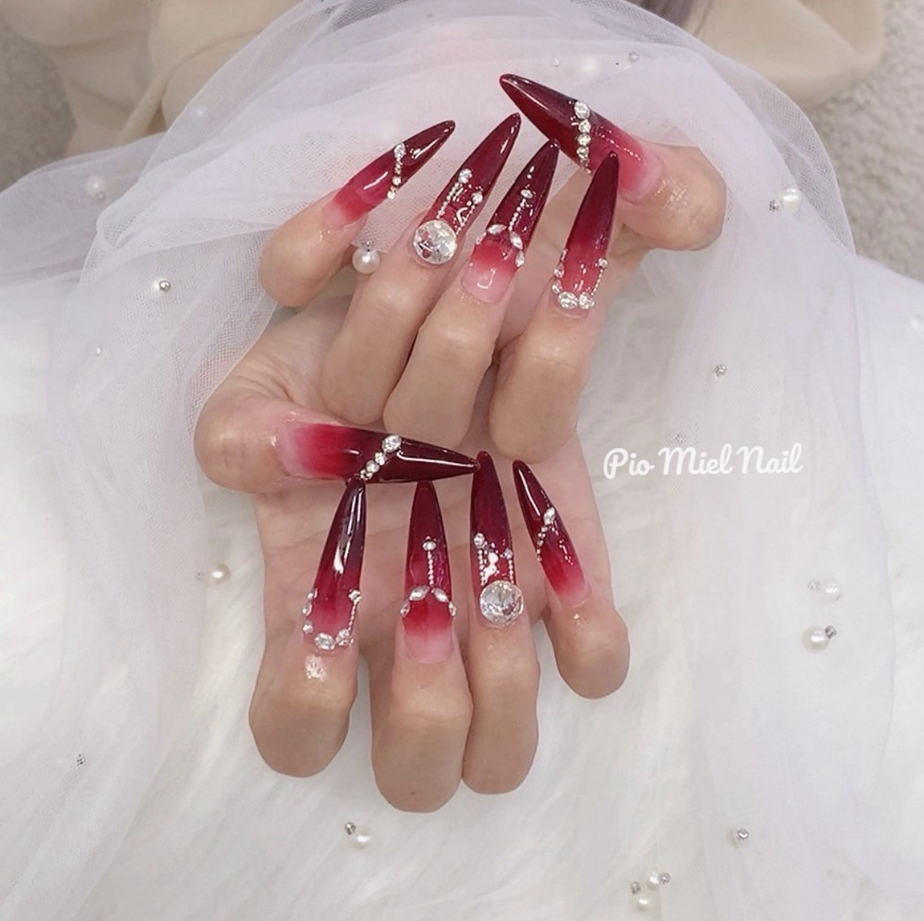 セミロング 韓国風ヘア ハンドネイル momo 長さだしのネイルデザイン