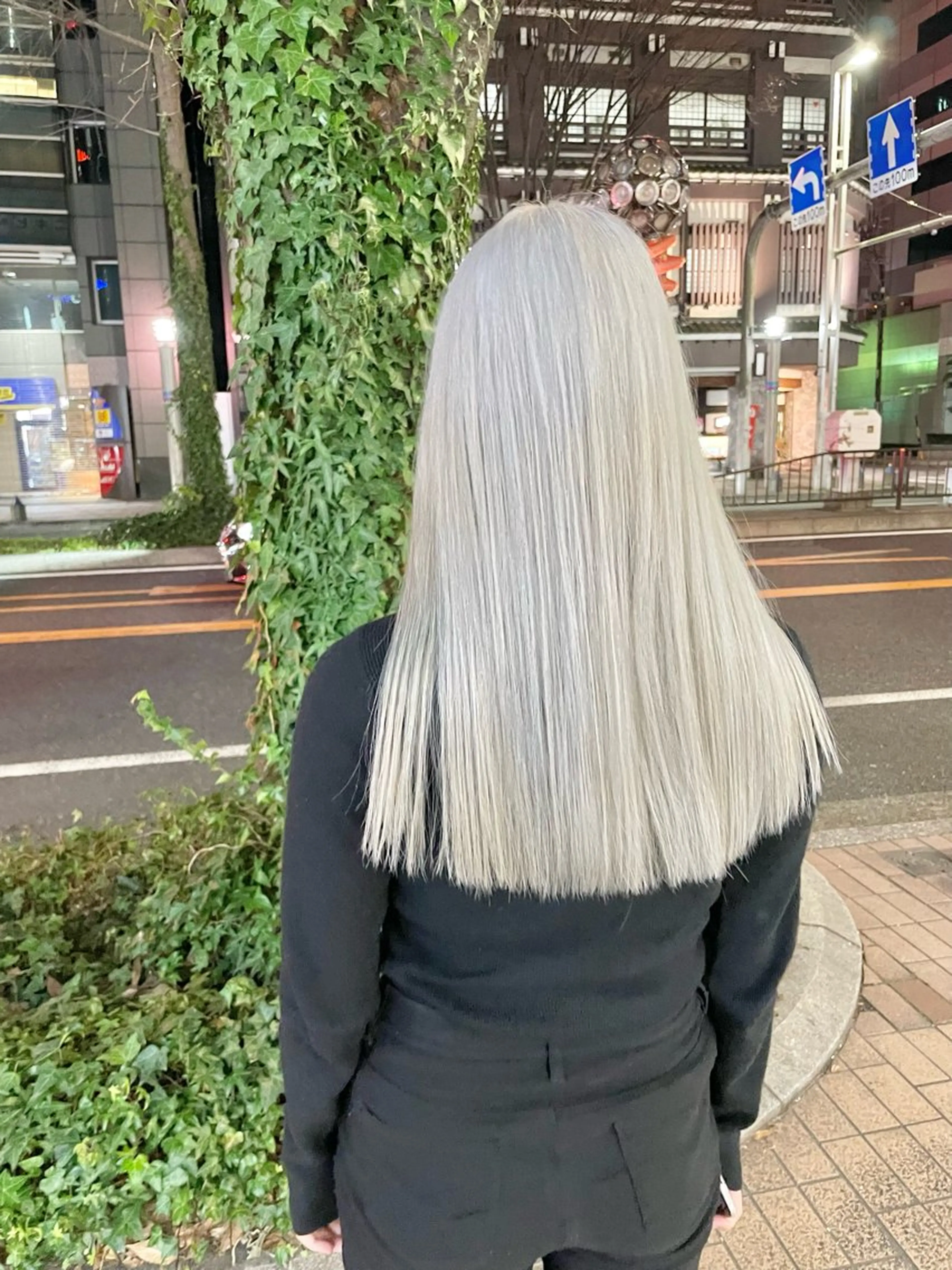 ロング カラー インク 美容院のヘアスタイル