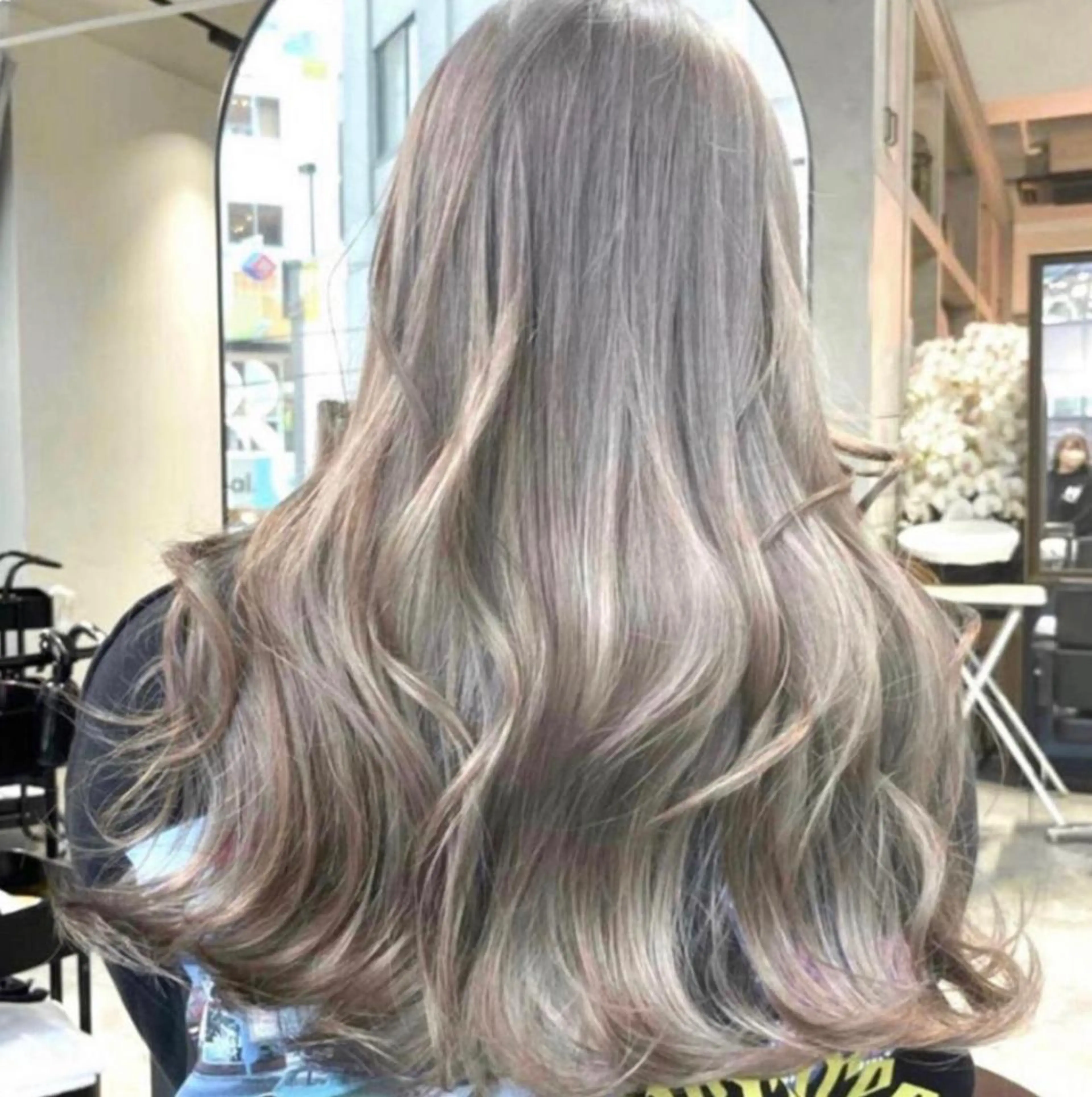 ロング カラー ヘアアレンジ カット ヘアカラー 🌹TikTok４万 ﾌｫﾛﾜｰ🌹AKIのヘアスタイル