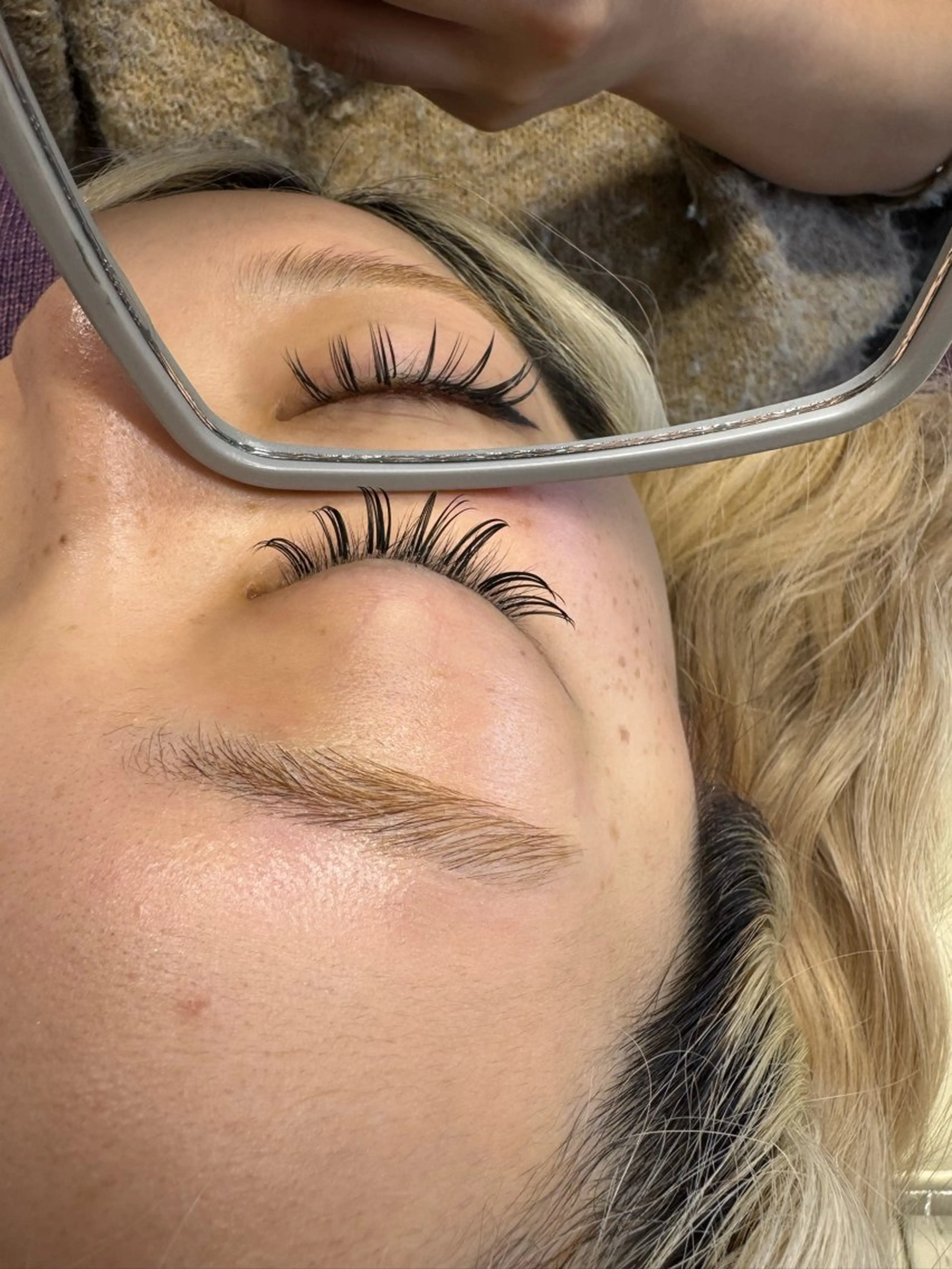 マツエク・マツパ 束感まつ毛 ボリュームラッシュ ワンホンマツエク マツエク ARLY'S 🫟LED専門店のマツエク・マツパデザイン