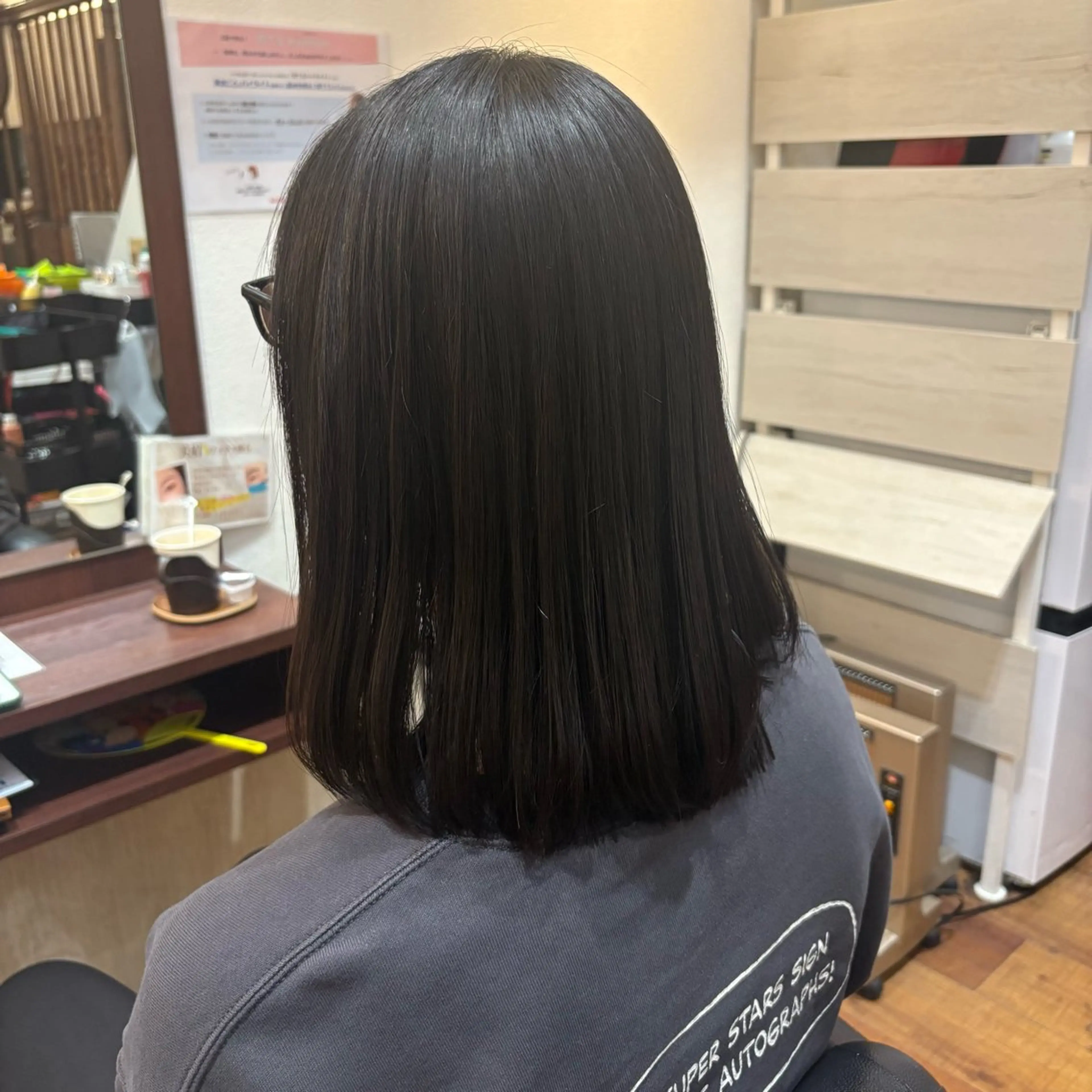 セミロング 縮毛矯正 MOLLASALON 浅香山店所属・髪質改善カラー 縮毛矯正🤍辻桃加のヘアスタイル