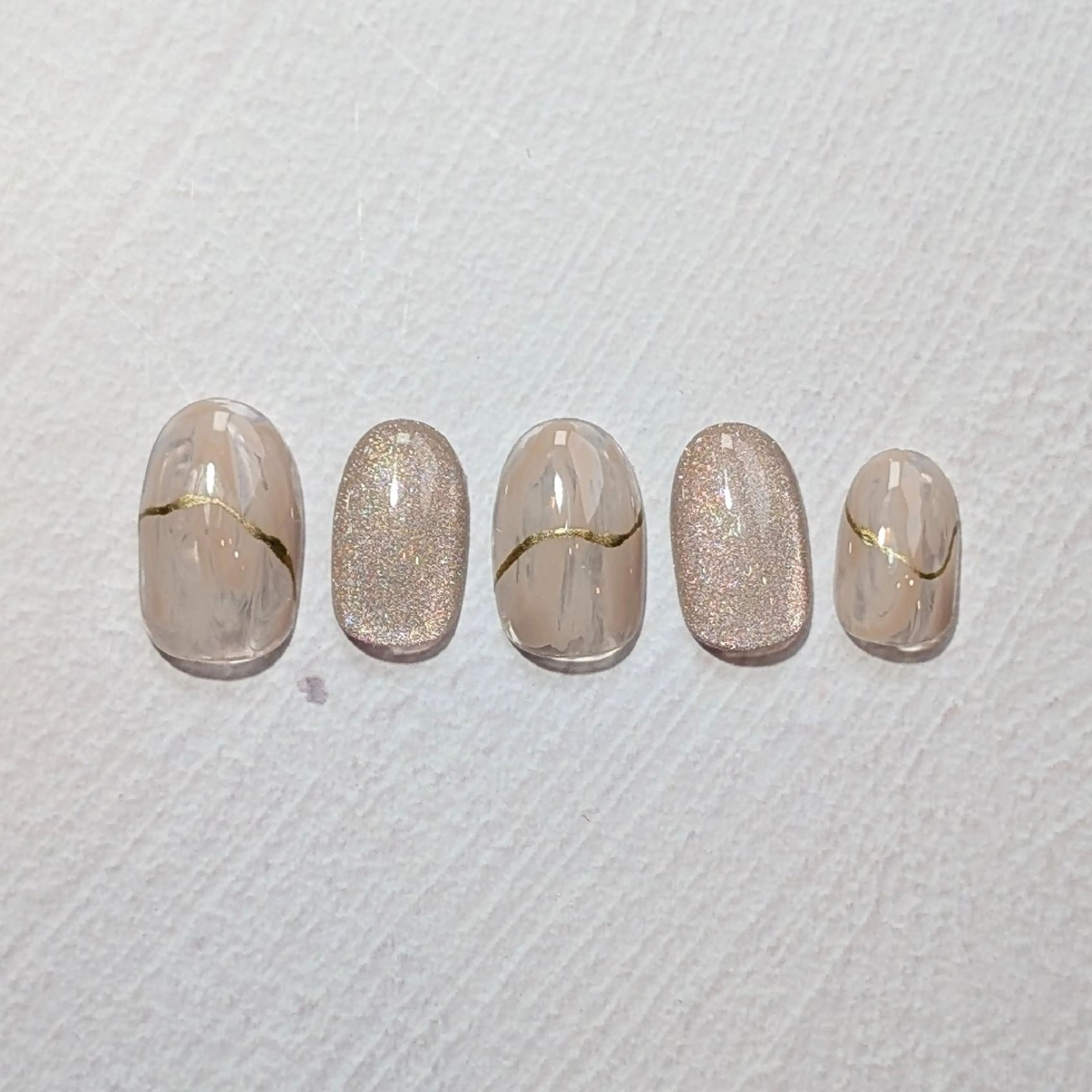 ネイル マグネットネイル 大理石ネイル(マーブル) ニュアンスネイル シンプルネイル Nail salon Euphoria所属・Euphoria 【 suzuki 】のネイルデザイン