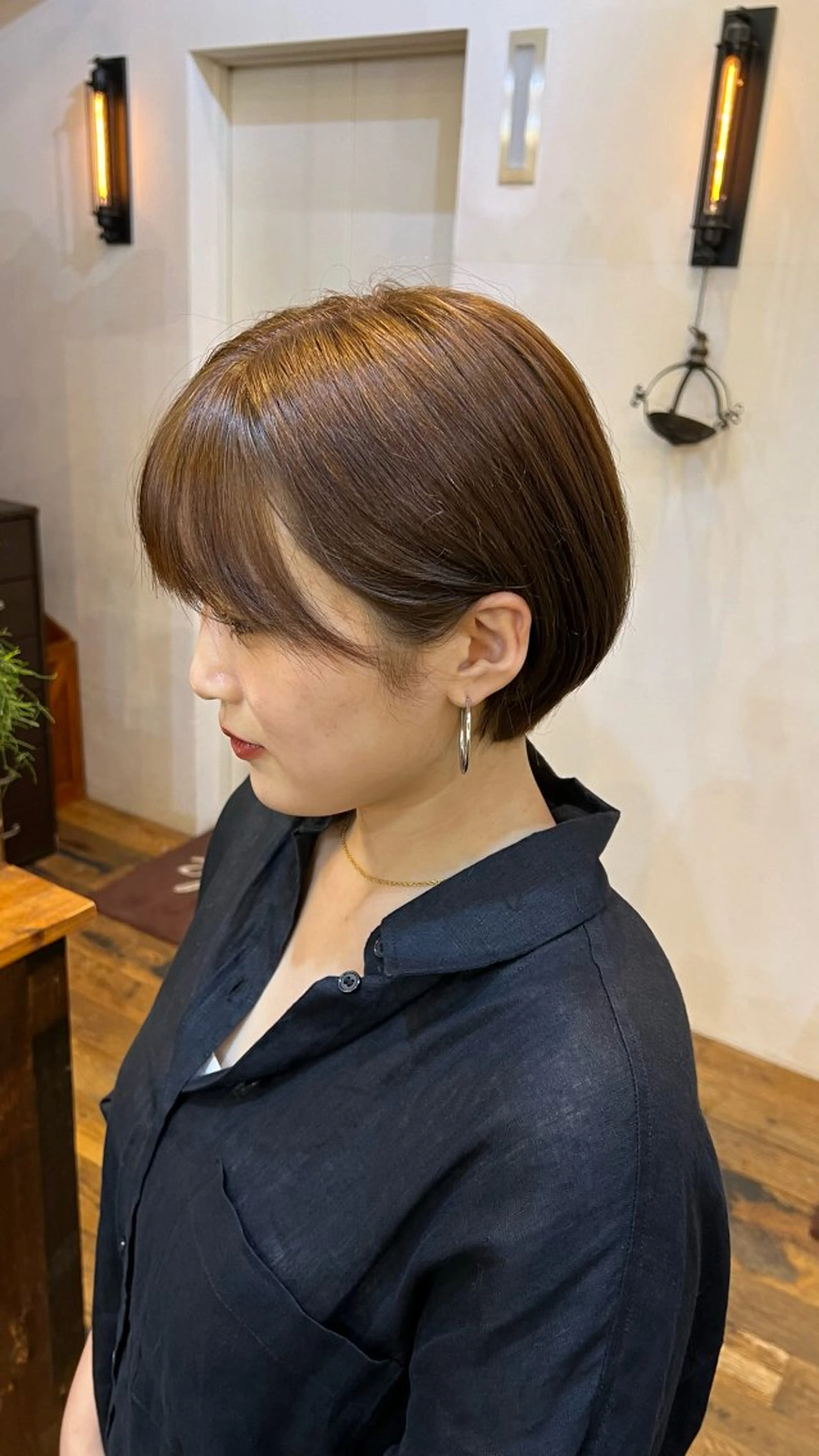 ショート カラー 抜きっぱなしブロンド /ハイトーン/カナタのヘアスタイル