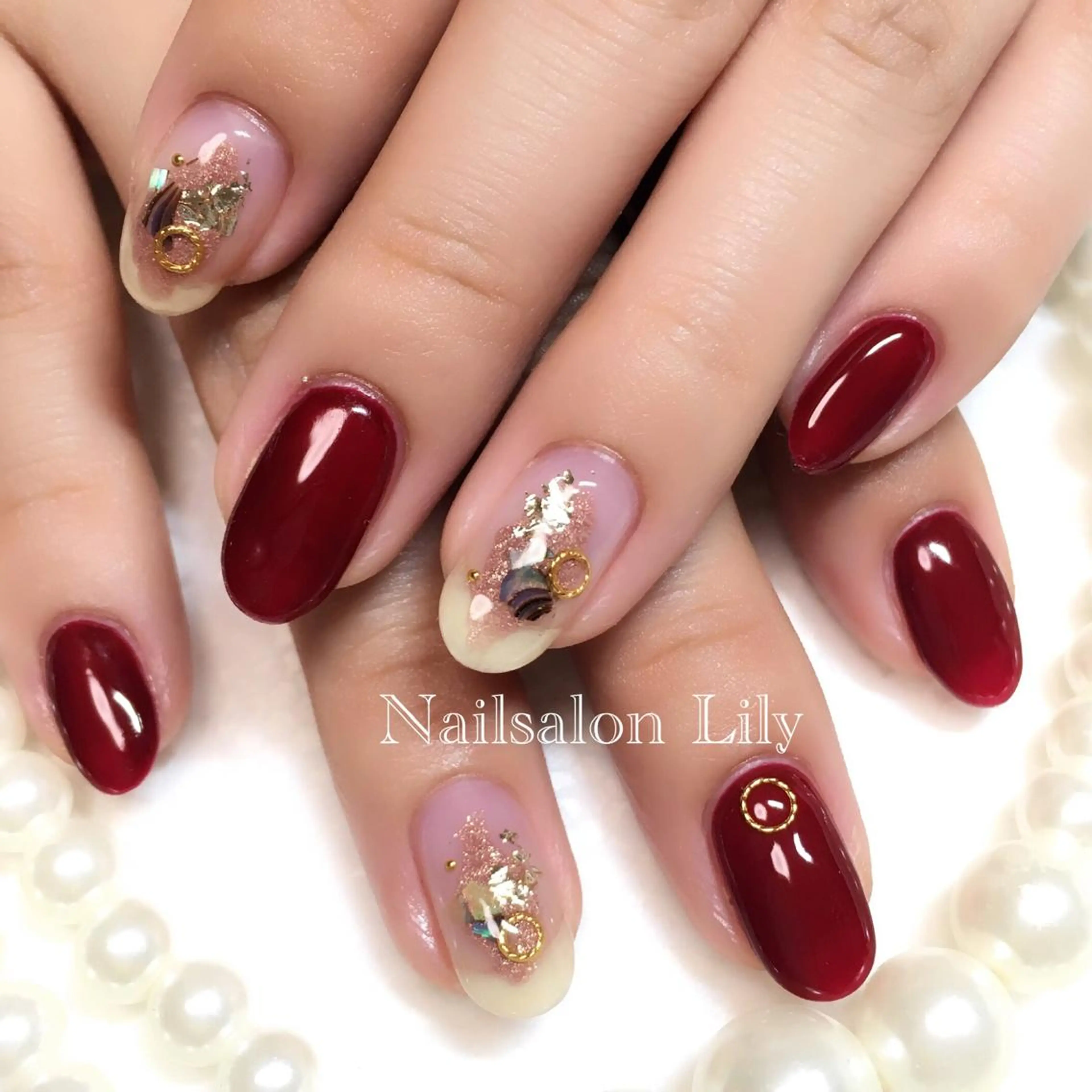 ネイル ボルドー ニュアンスネイル Lily*nail 🌻Mii🌻のネイルデザイン