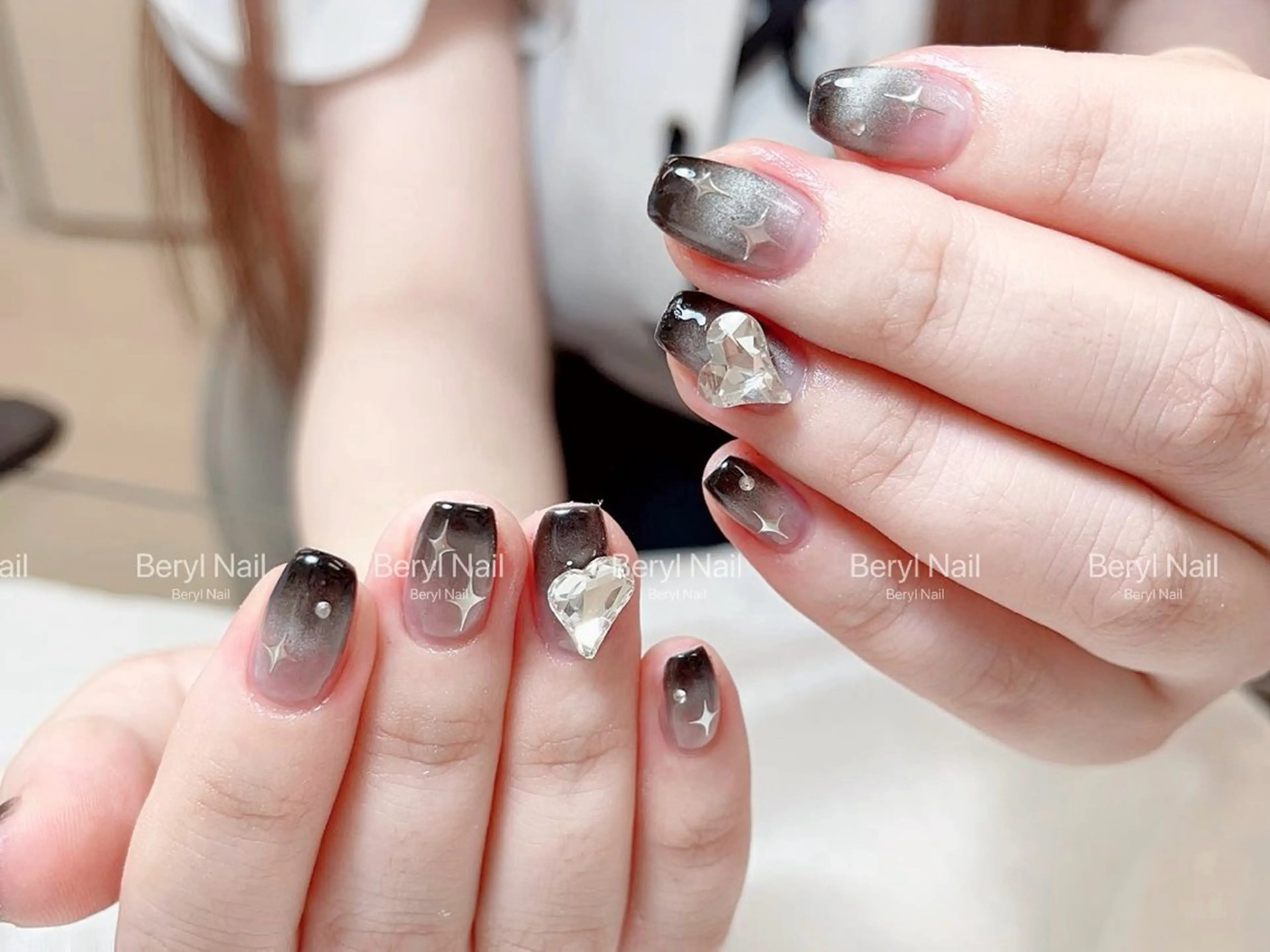 ミディアム ハンドネイル Beryl Nail所属・Beryl Nail 新大久保のネイルデザイン