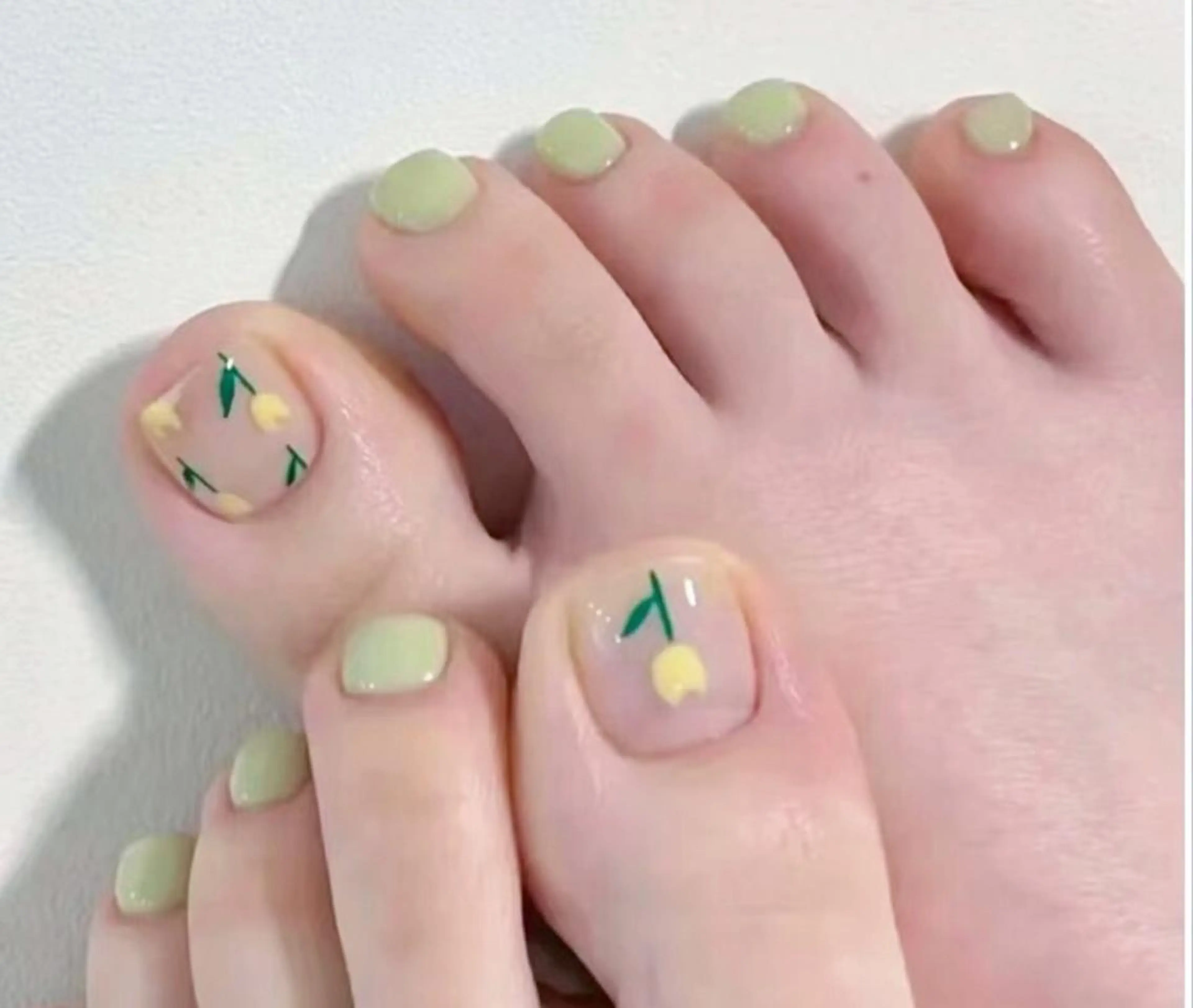 ネイル フットネイル MoonNail ユリ🌸のネイルデザイン