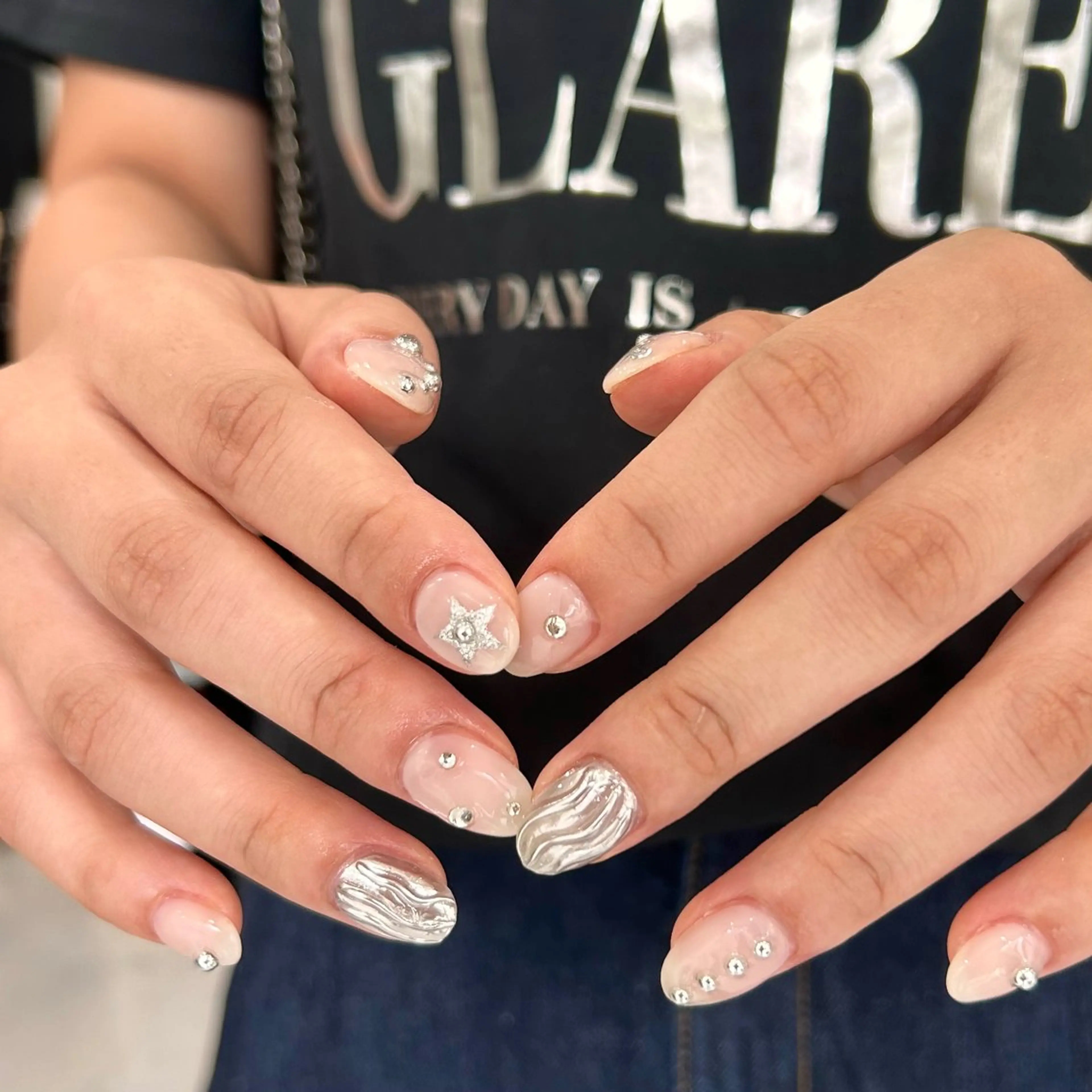 ネイル シルバー ハンドネイル RYO /Amourのネイルデザイン