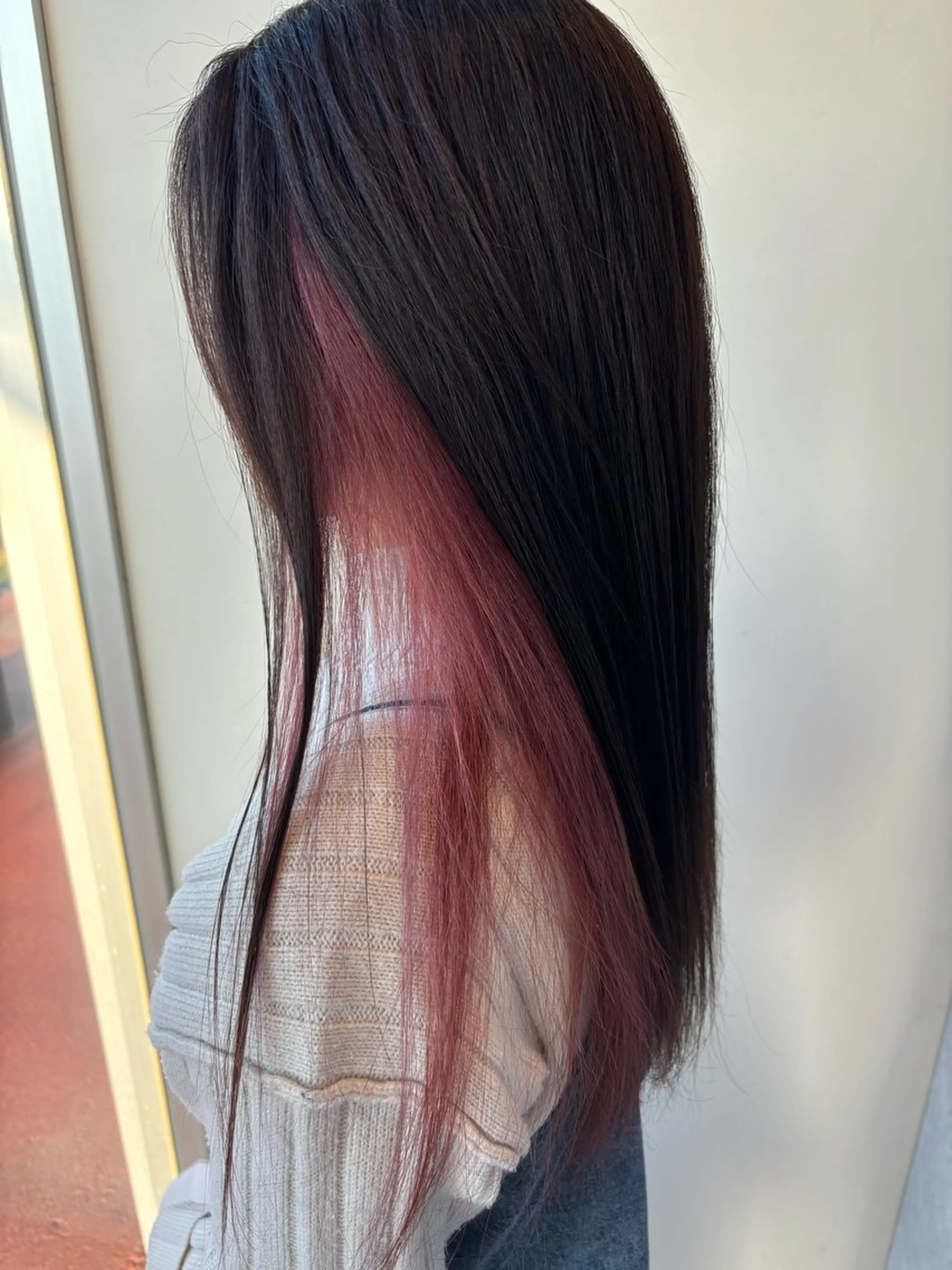 ロング カラー インナーカラー 片桐 美咲のヘアスタイル