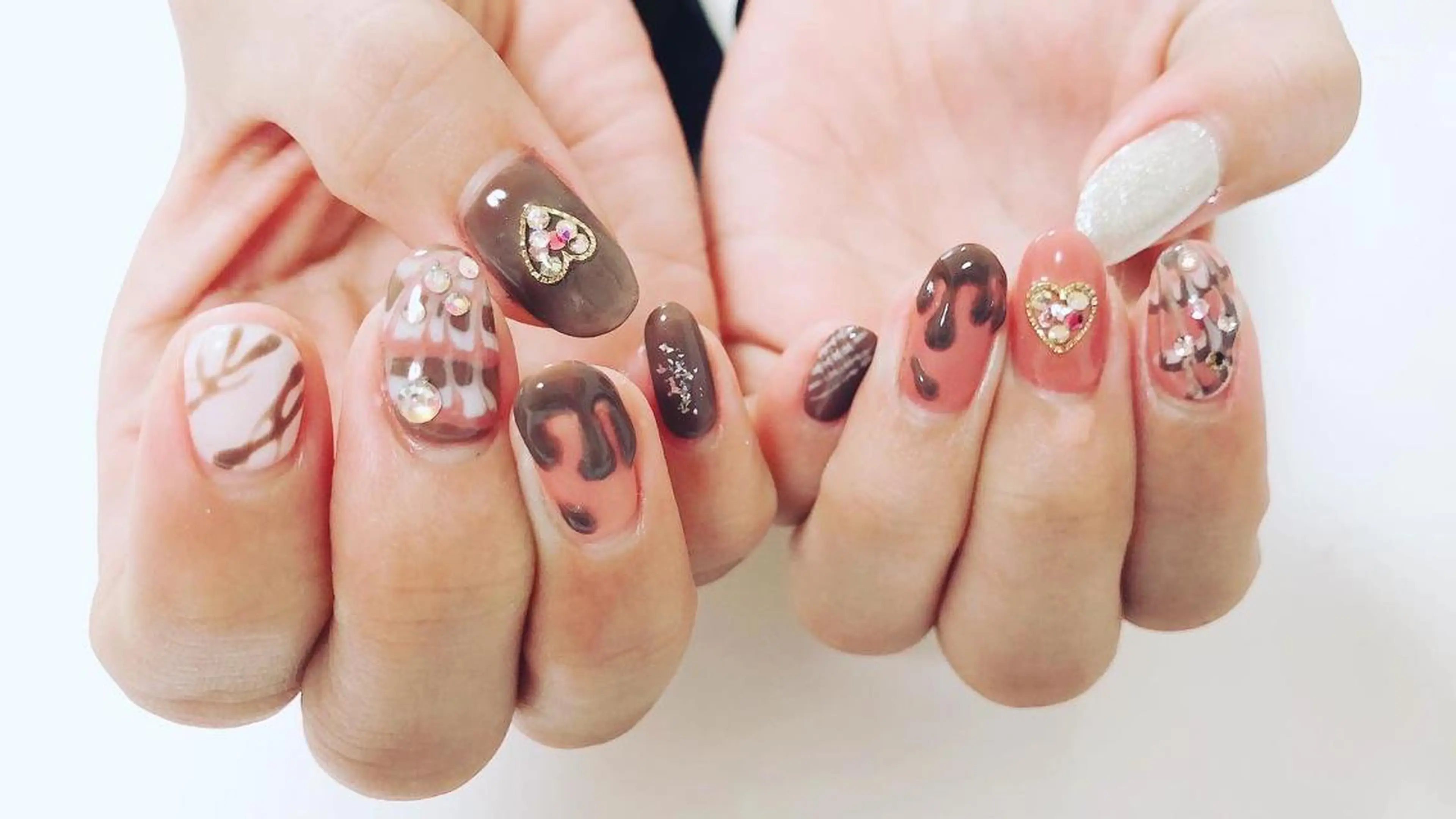 ネイル emi ...の眉毛・アイブロウイメージ