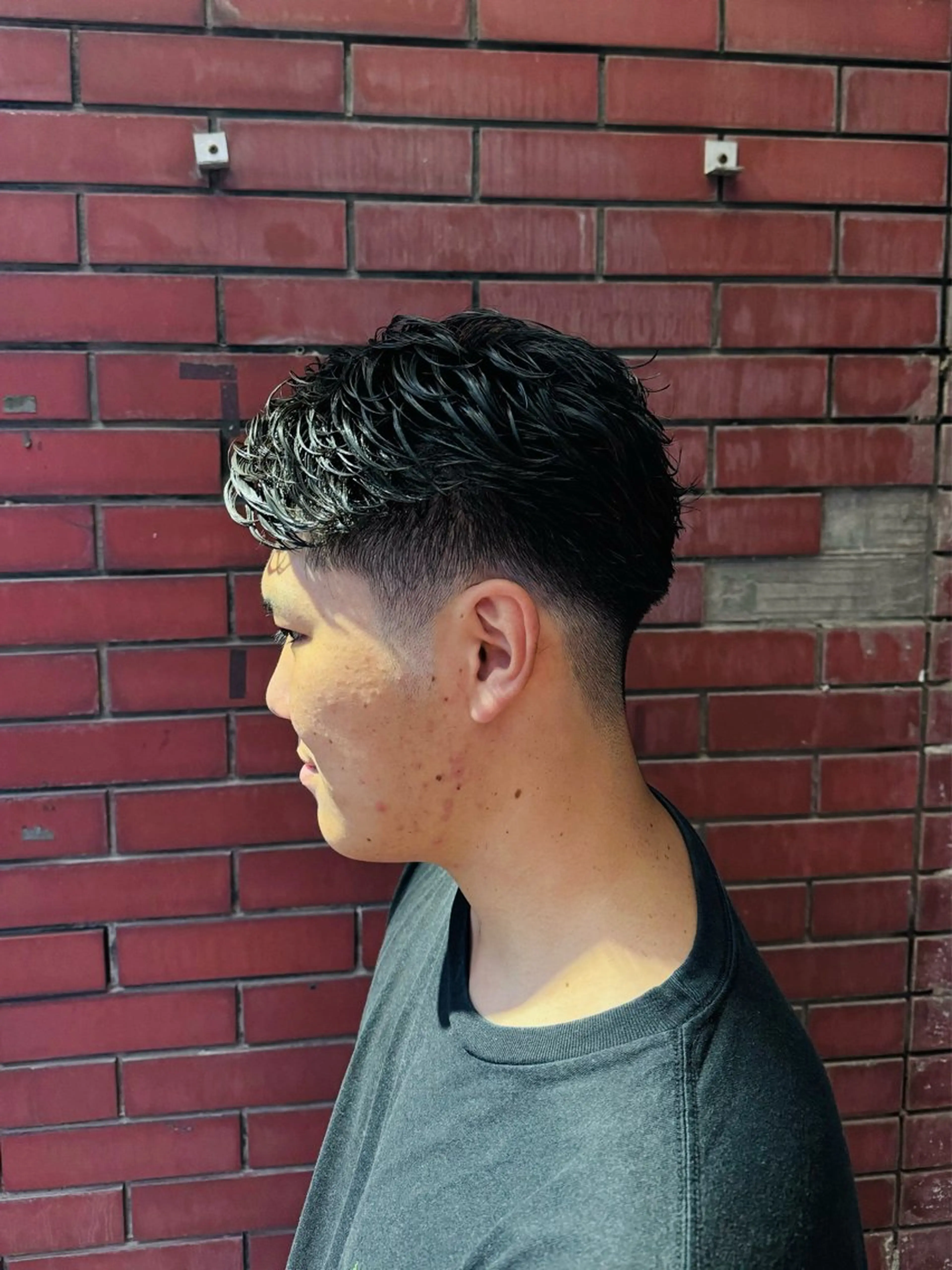 ショート パーマ メンズ メンズパーマ 刈り上げ スパイラルパーマ ヘアカラー 柏メンズカットパーマ NO.1タイチのヘアスタイル