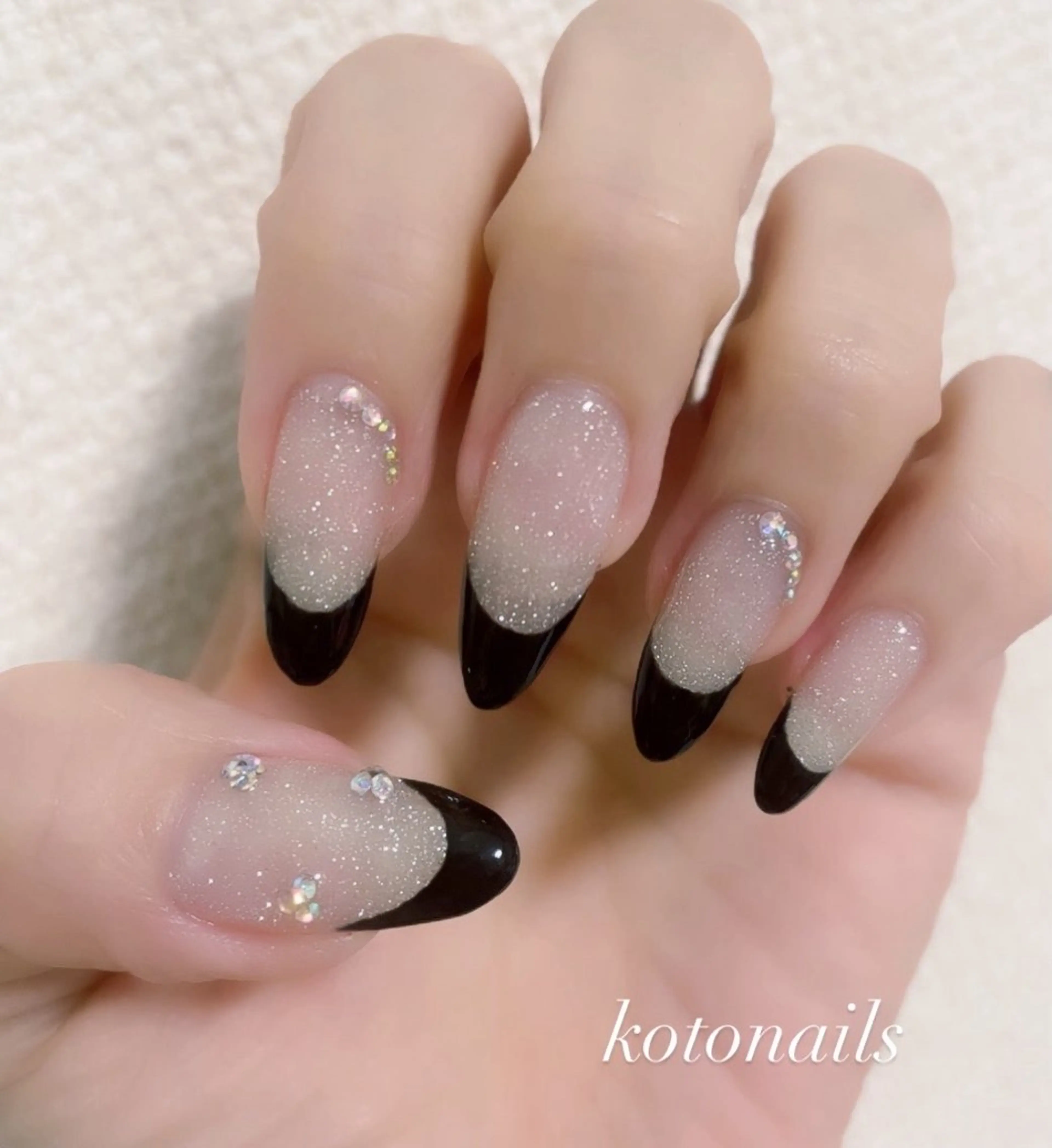 ネイル フラッシュネイル フレンチネイル キラキラネイル koto nailsのネイルデザイン