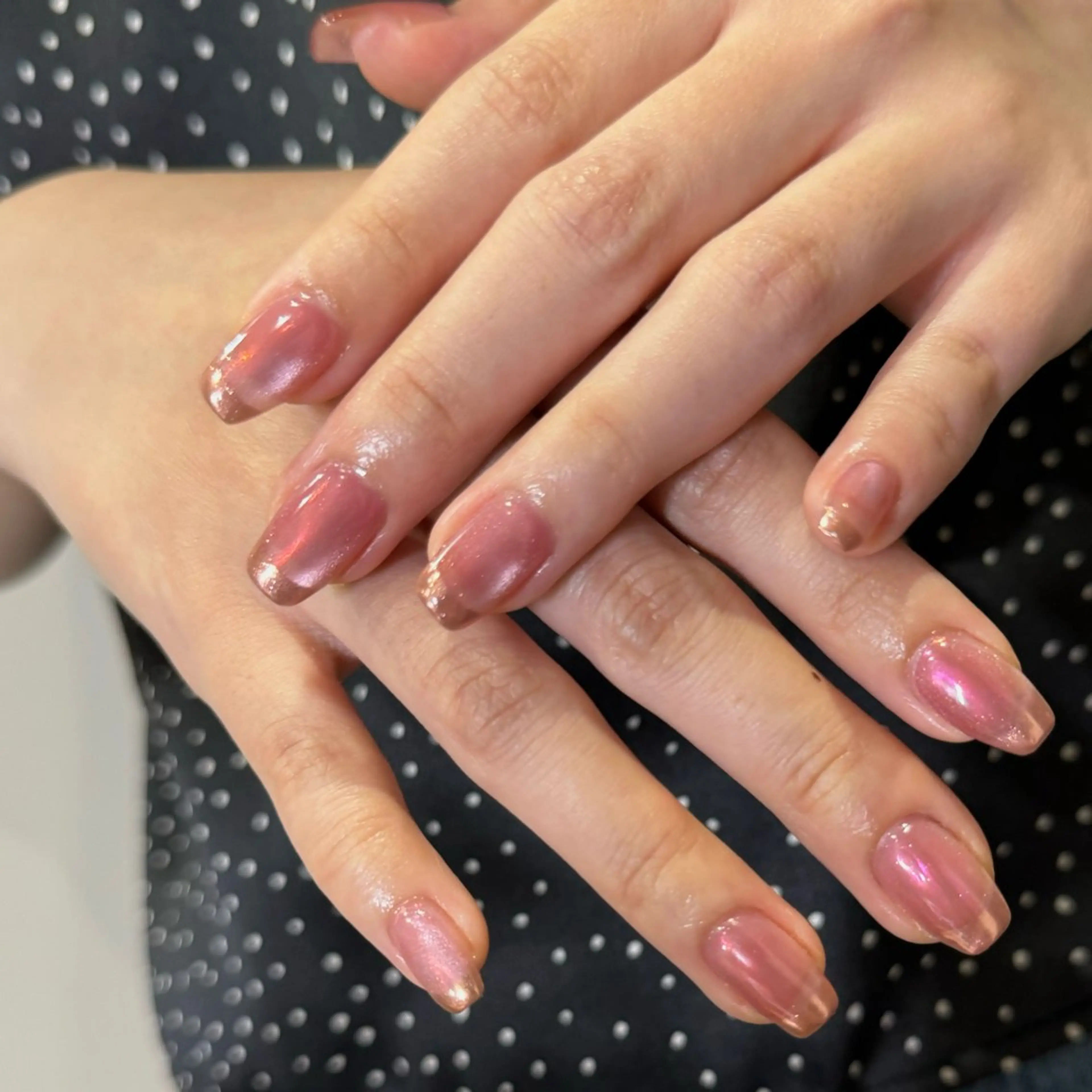 ネイル オーロラネイル フレンチネイル ミラーネイル ハンドネイル Tigris.所属・Tigris. sadamotoのネイルデザイン