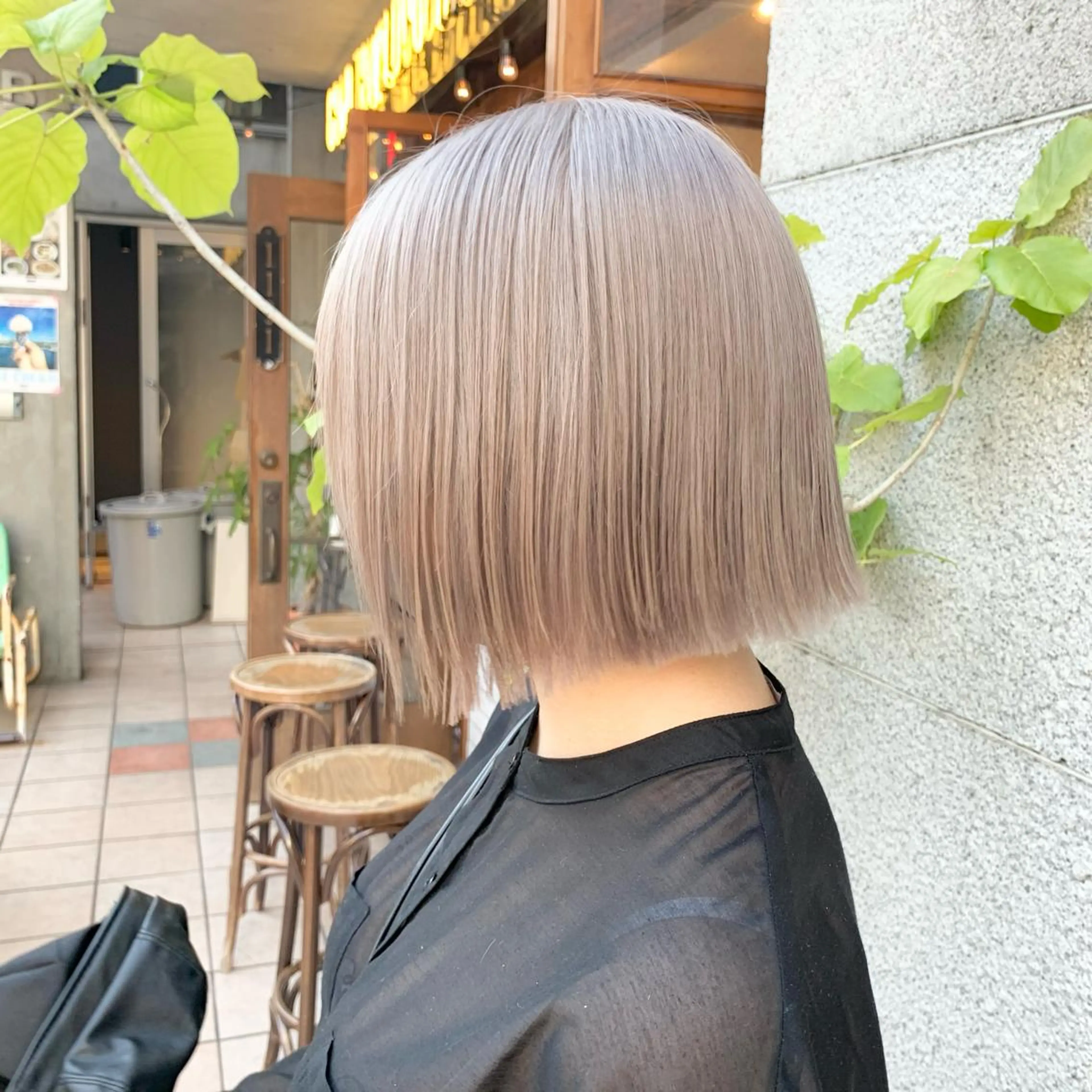 ショート カラー カット ヘアカラー トリートメント ヘアセット 🫧艶ダブルカラー ブリーチ🫧トモヤのヘアスタイル