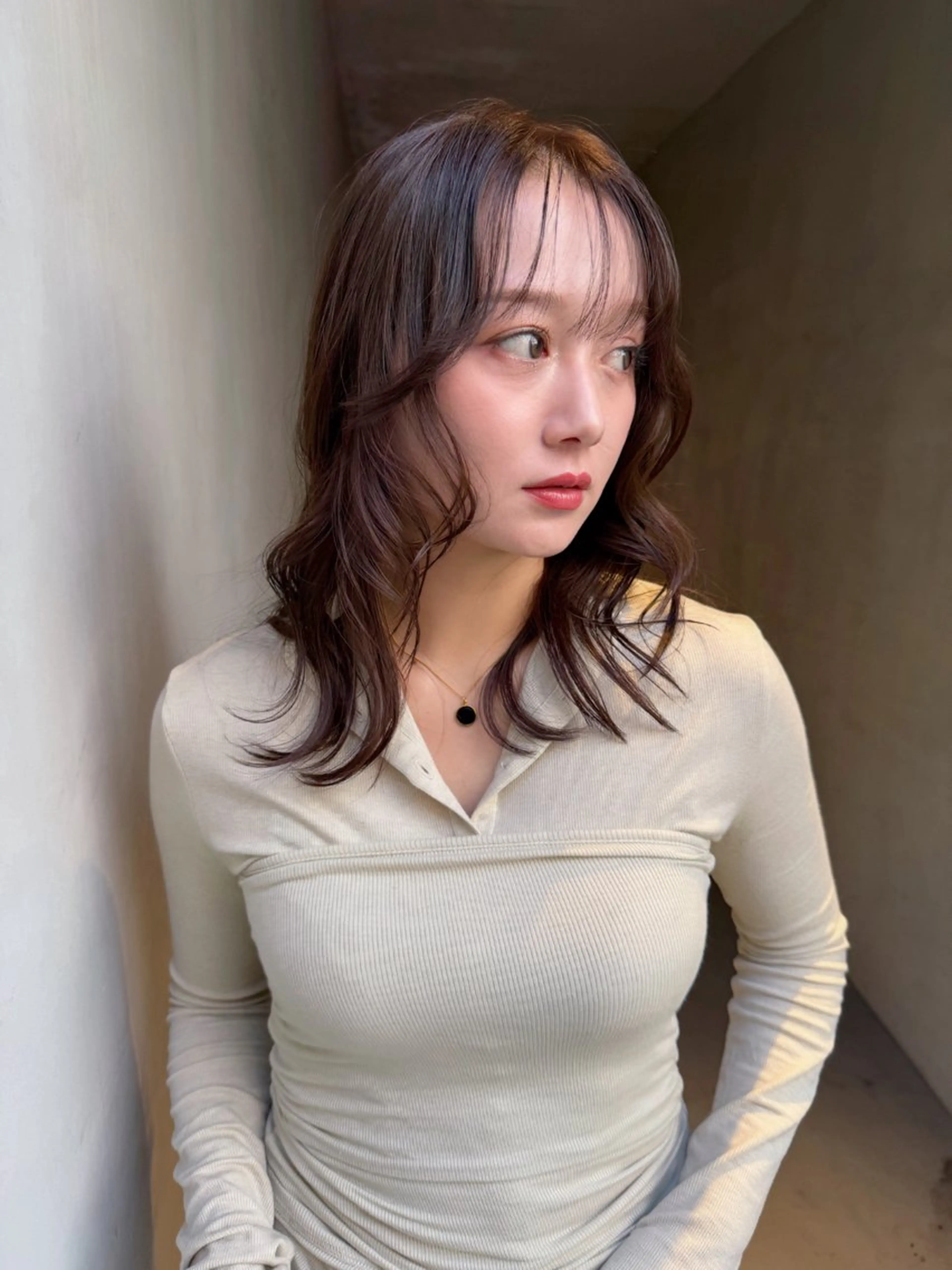 ミディアム カラー ミディアムレイヤー レイヤーカット カット ヘアカラー トリートメント AiM 大名　似合わせカットのヘアスタイル