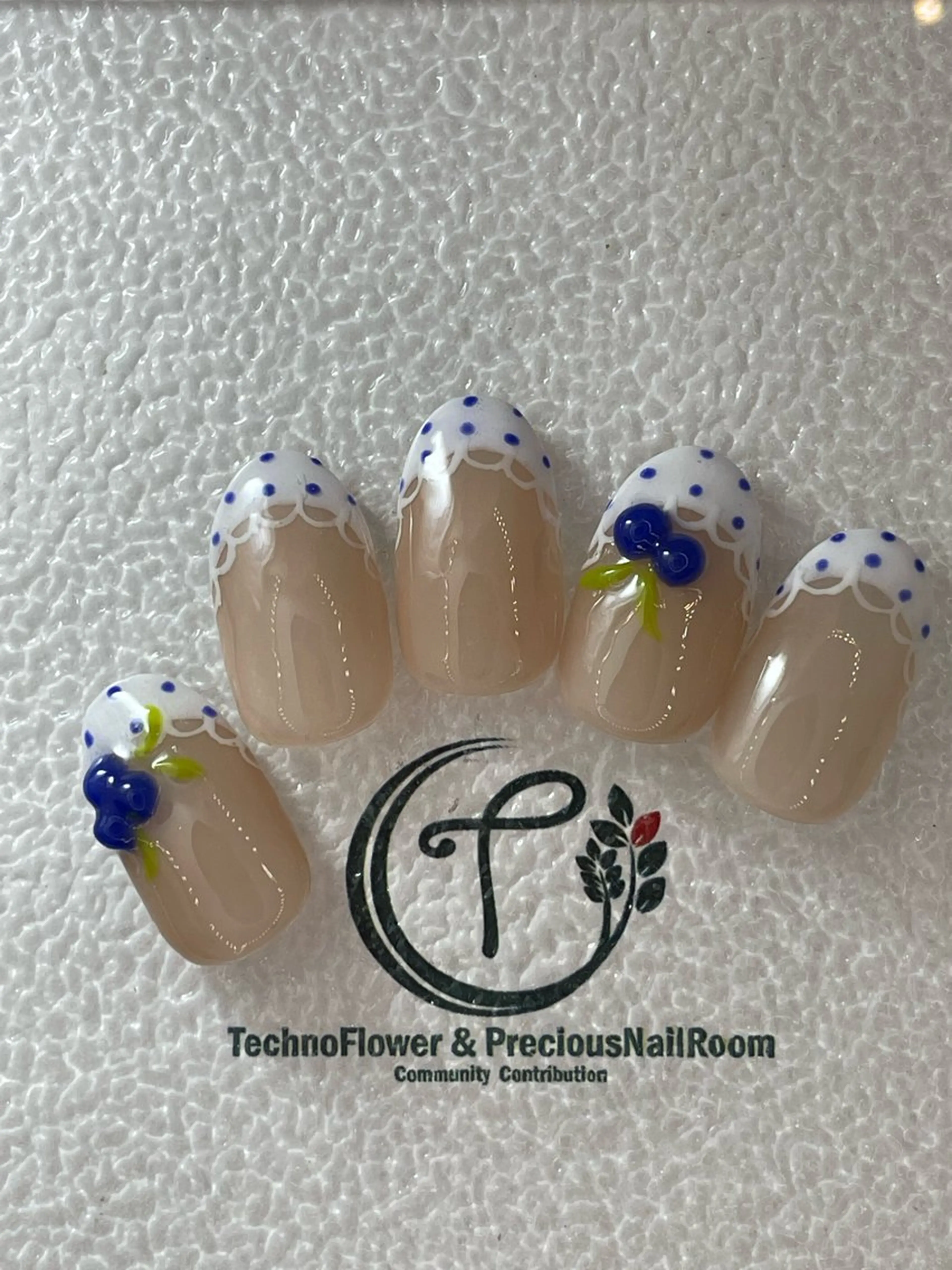 ネイル フラワーネイル precious nail  roomのネイルデザイン
