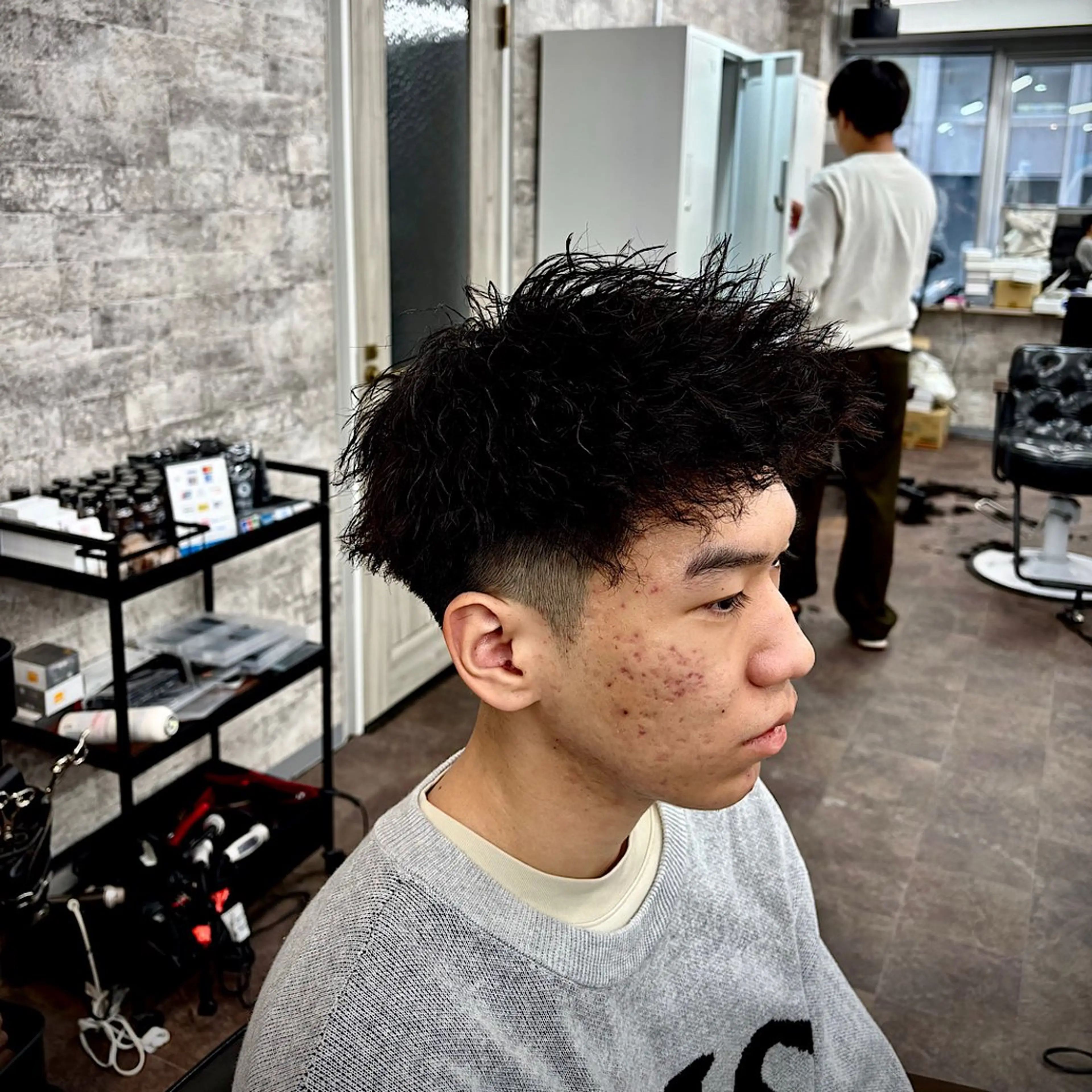 パーマ フェードパーマ 新倉幸之助のヘアスタイル