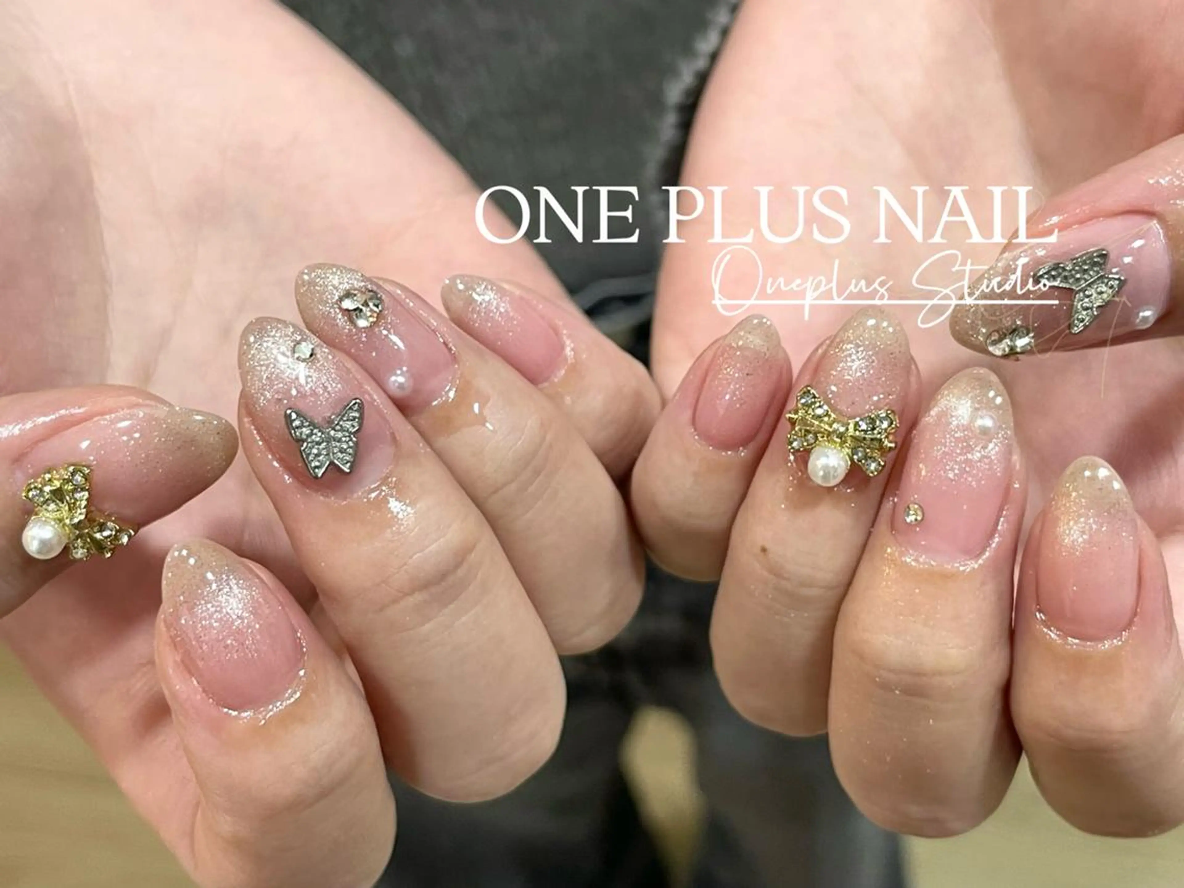 ネイル アートネイル オーロラネイル ガーリー キラキラネイル 韓国ネイル haruka 🧸のネイルデザイン