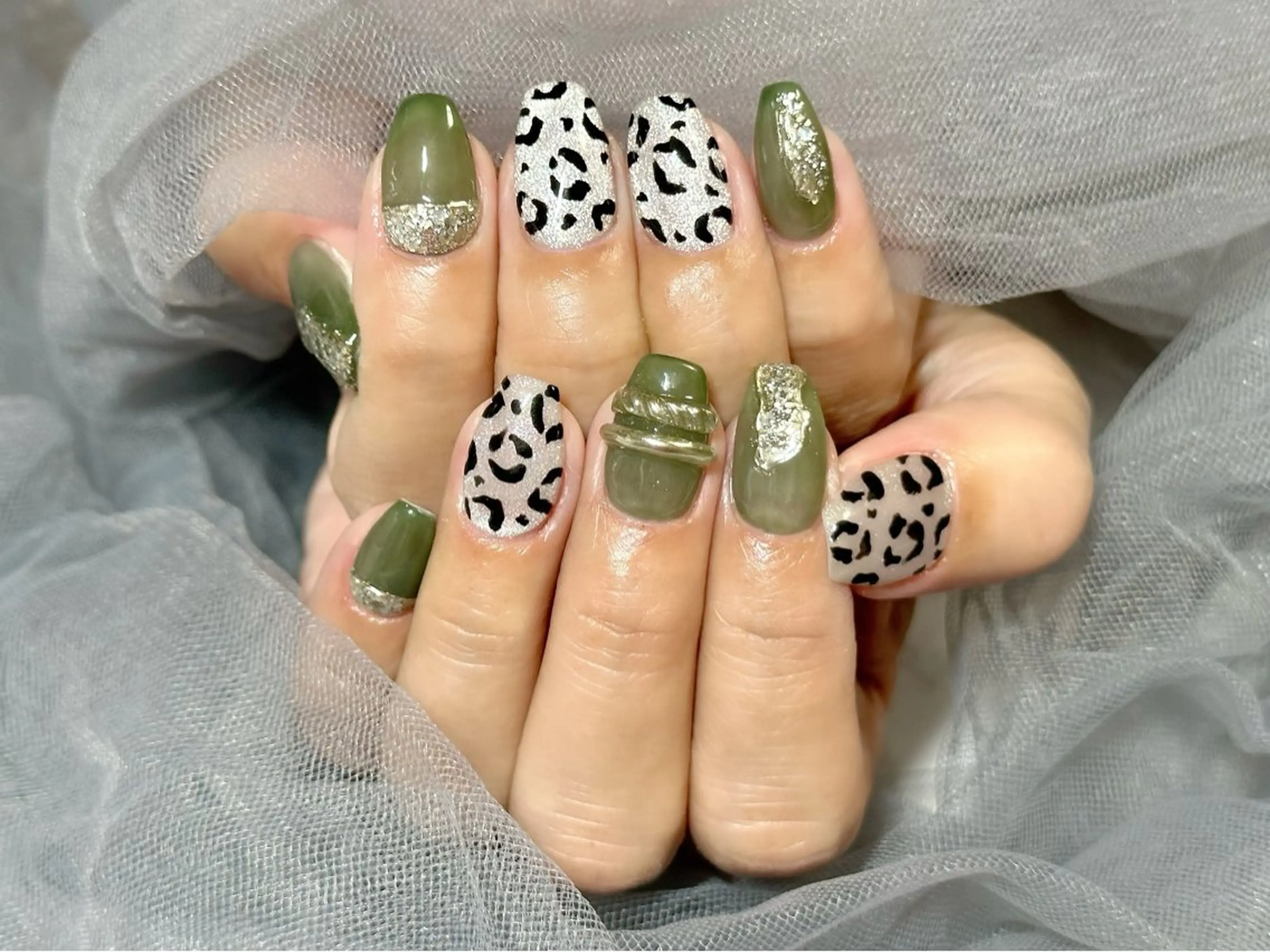 ネイル アニマル柄 マグネットネイル ハンドネイル Nail Salon KURELLYのネイルデザイン