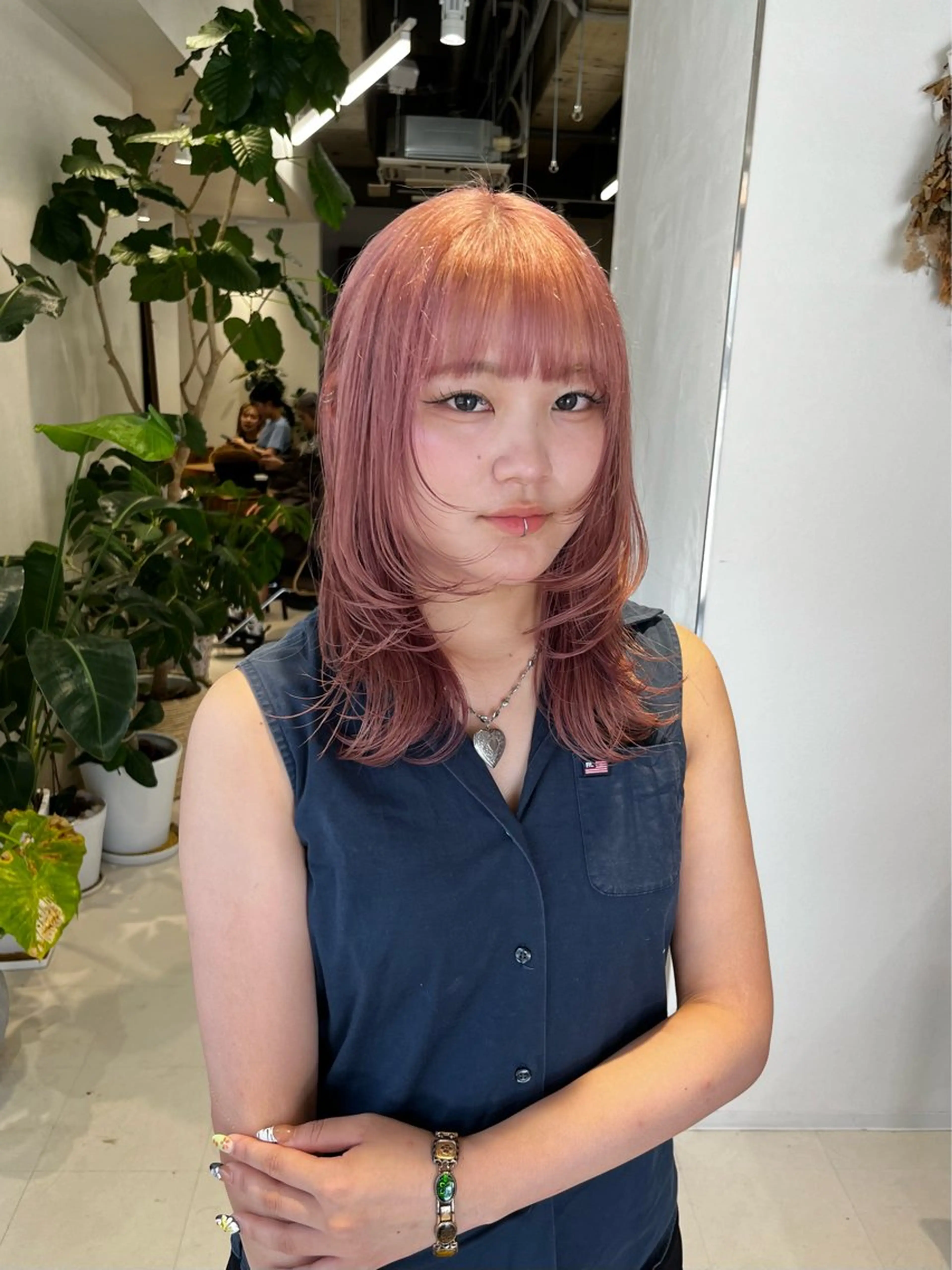 ミディアム カラー ピンクカラー レイヤーカット カット ヘアカラー トリートメント レイヤーカット/ブラ ウンカラー/河野凜のヘアスタイル