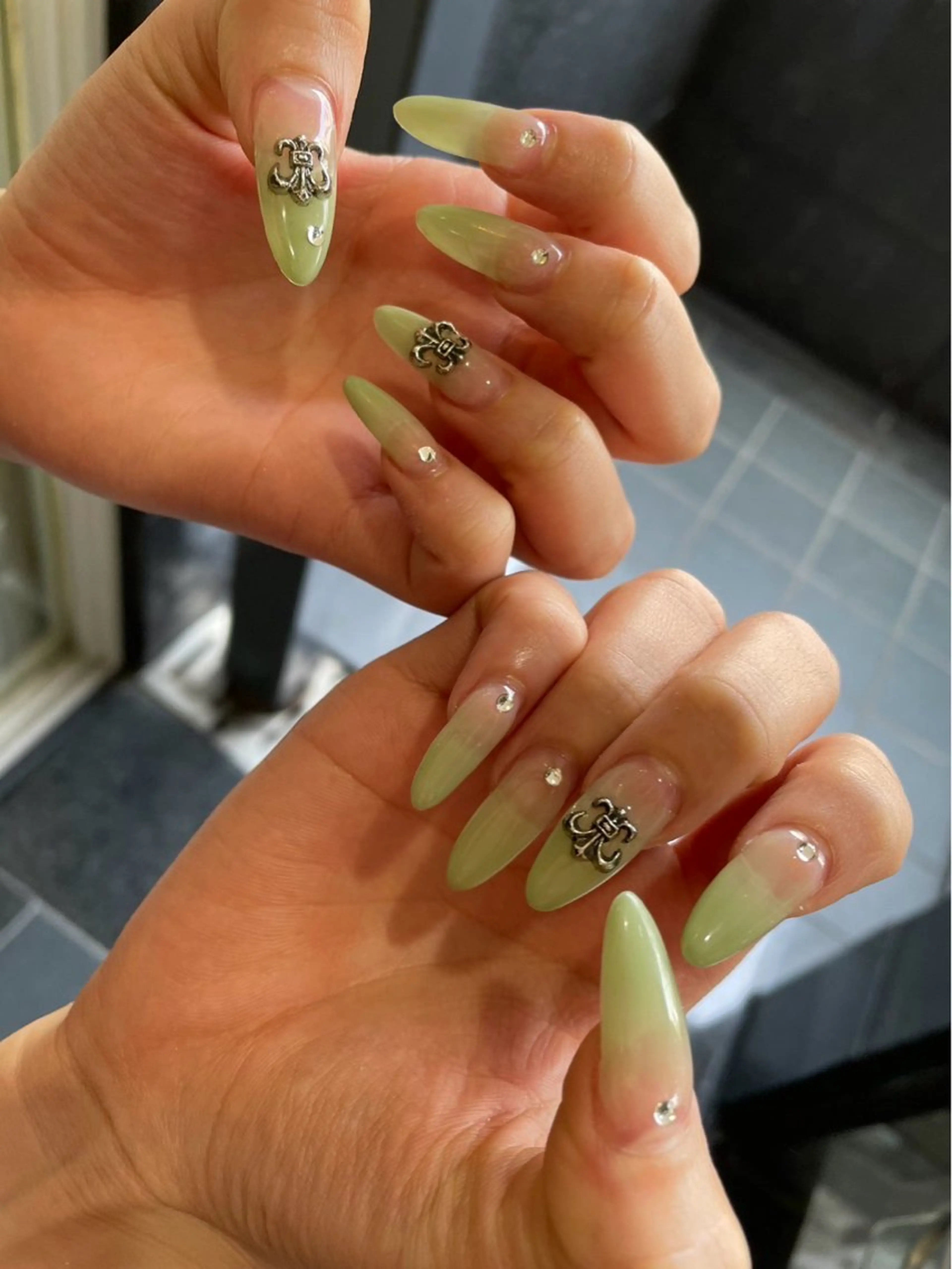 ネイル 長さ出し ロングネイル スーパーロングネイル ハンドネイル ハンドケア 心斎橋Salon Epokkuのネイルデザイン