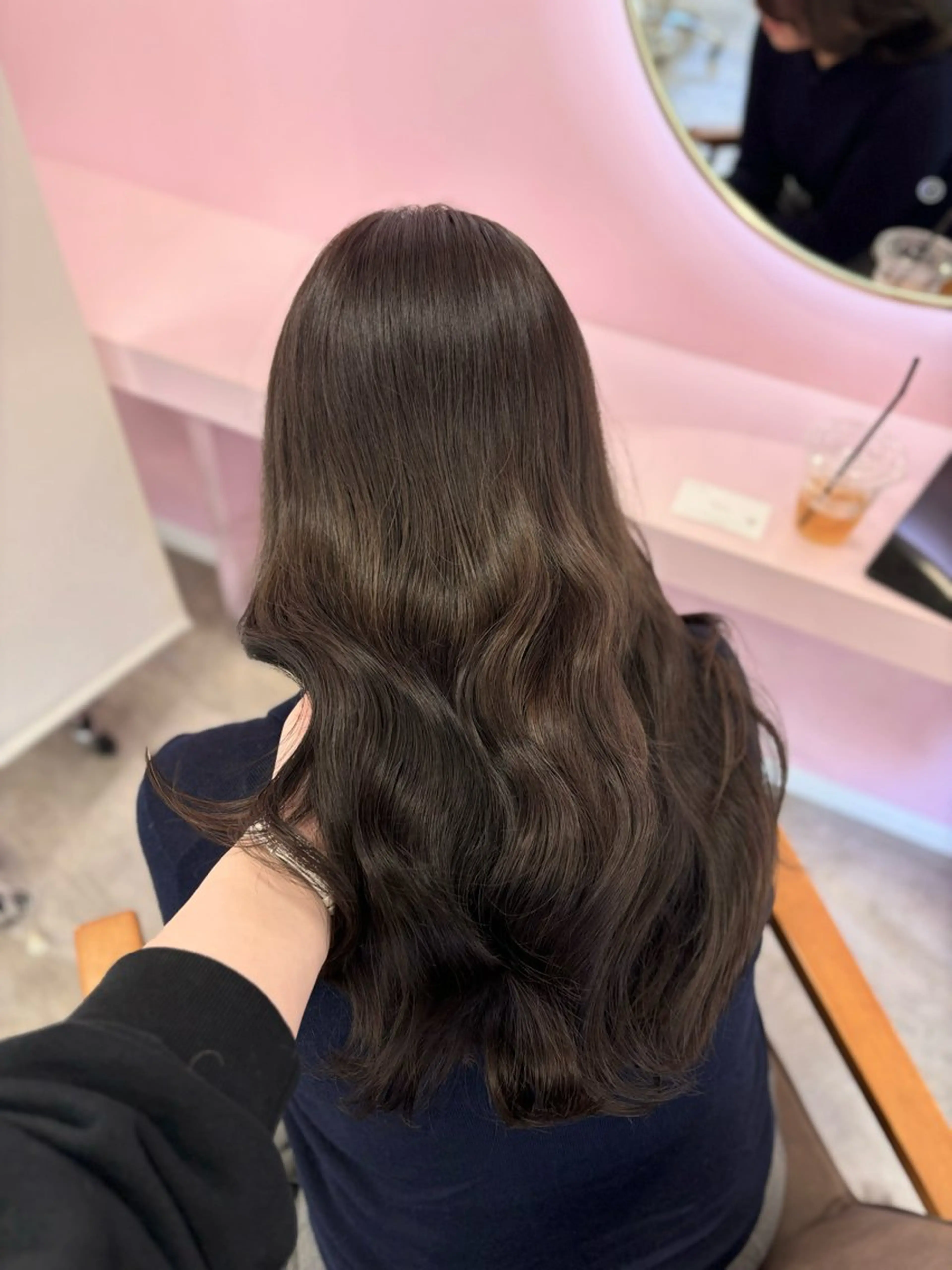 ロング カラー 𝑴𝒊𝒌𝒖💝 透明感モテカラーのヘアスタイル