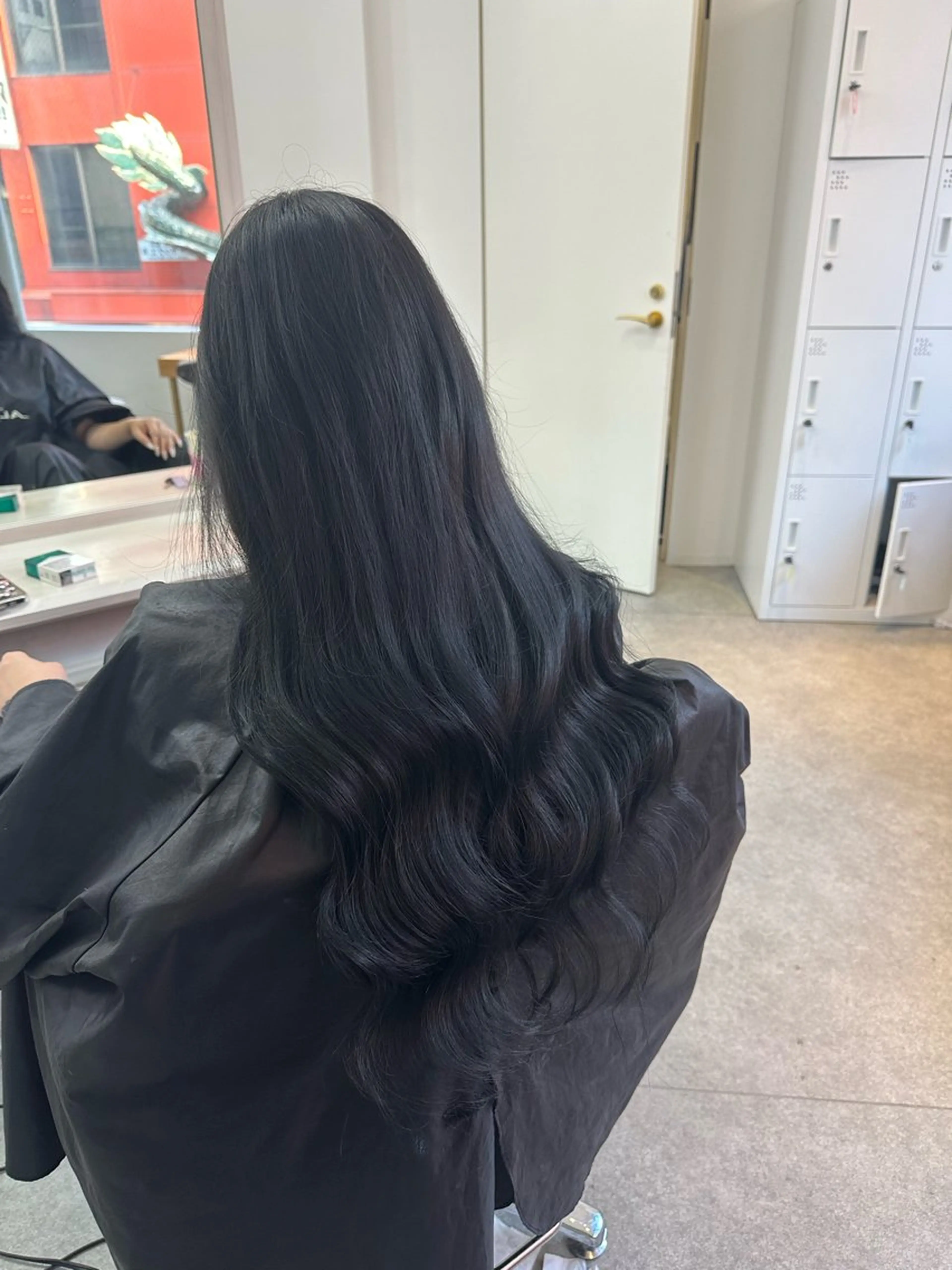 ロング カラー 黒髪 ブルーカラー ブルーブラック ヨシンモリ ヘアカラー 韓国ヘア×ハイトーン AYA💫のヘアスタイル