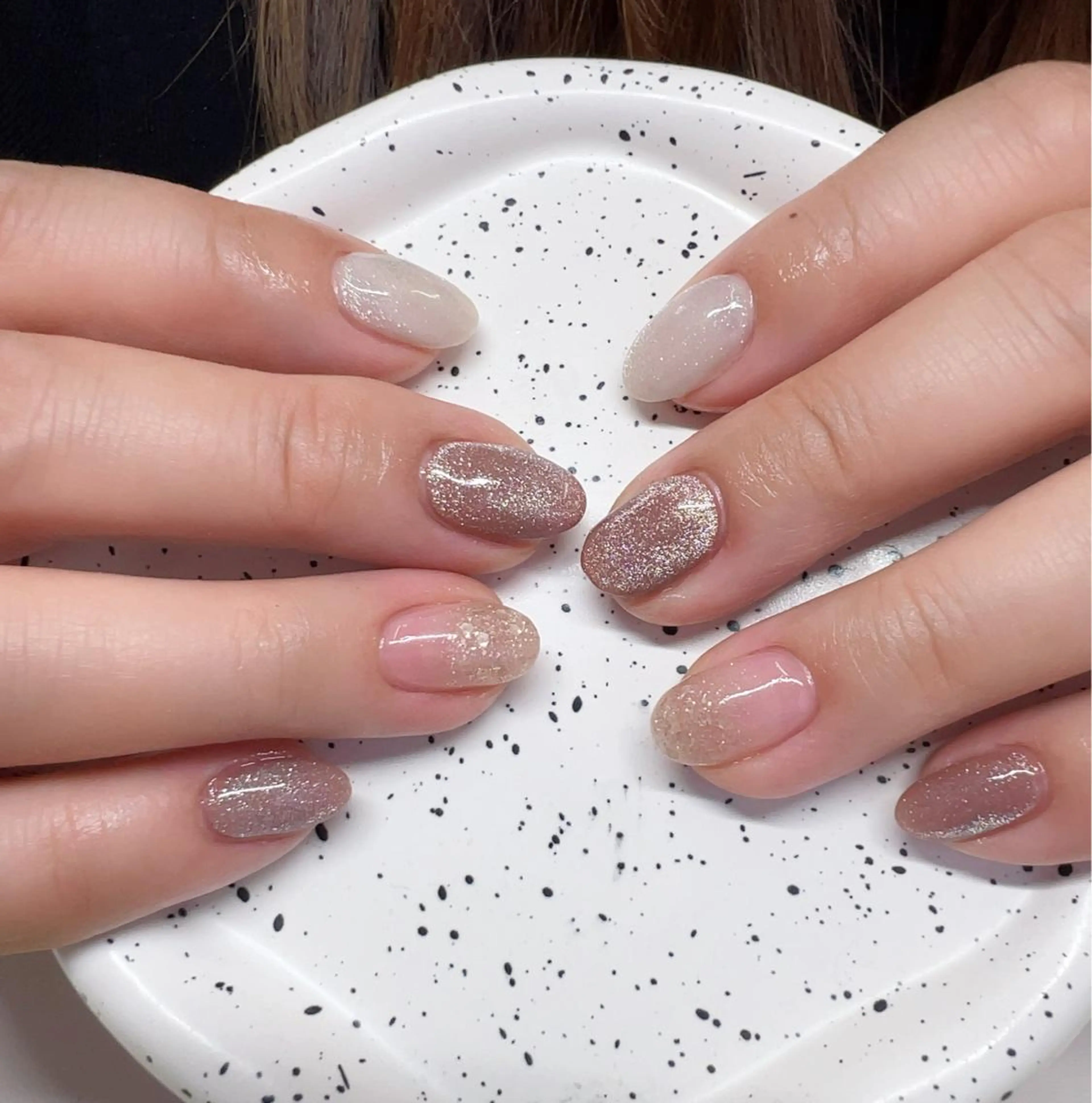 ネイル マグネットネイル ハンドネイル フットネイル ハンドケア AngelChris ビューティーサロンのネイルデザイン