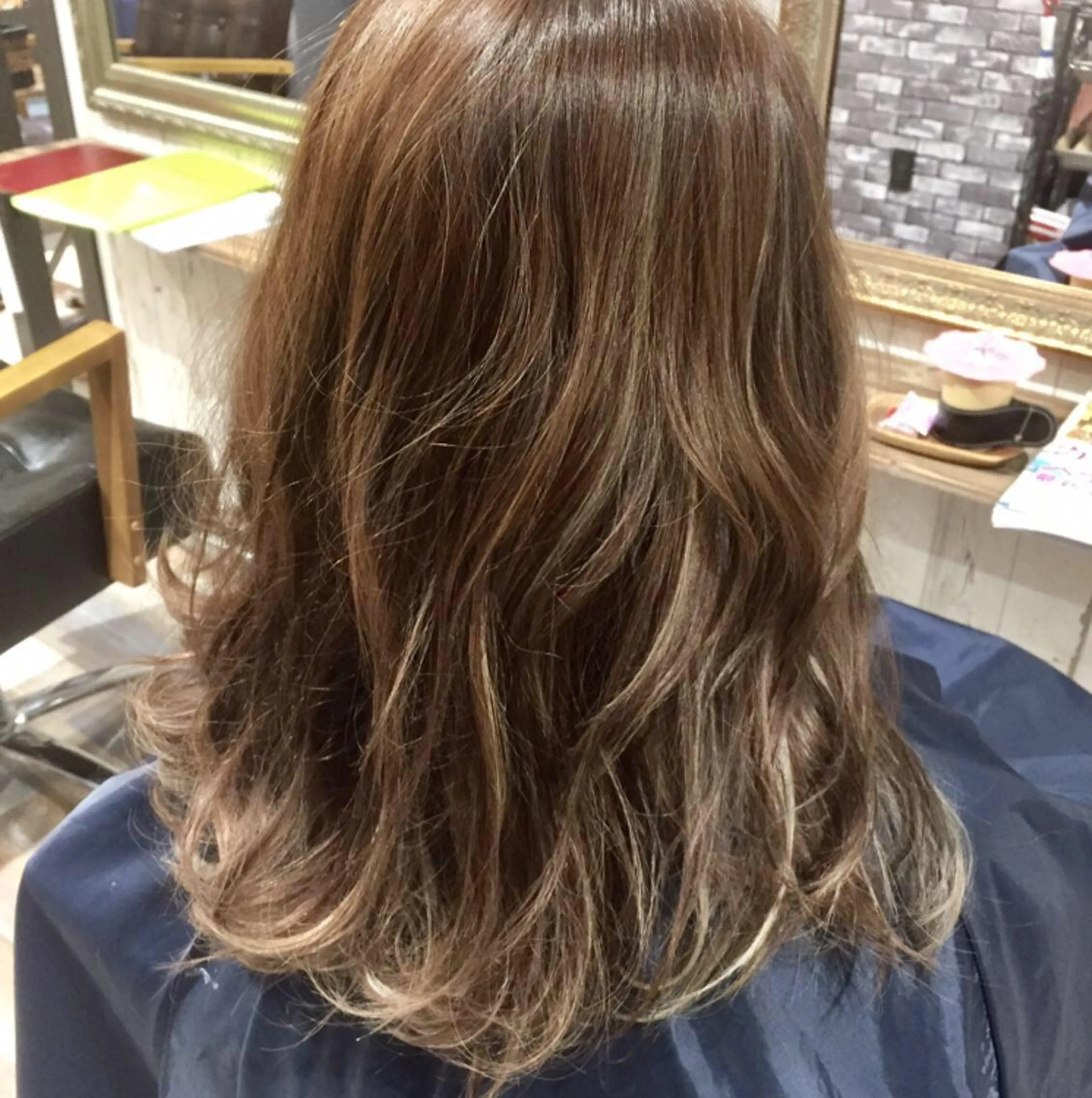 ミディアム ハイライト カット ヘアカラー トリートメント 瀬尾 加寿馬のヘアスタイル