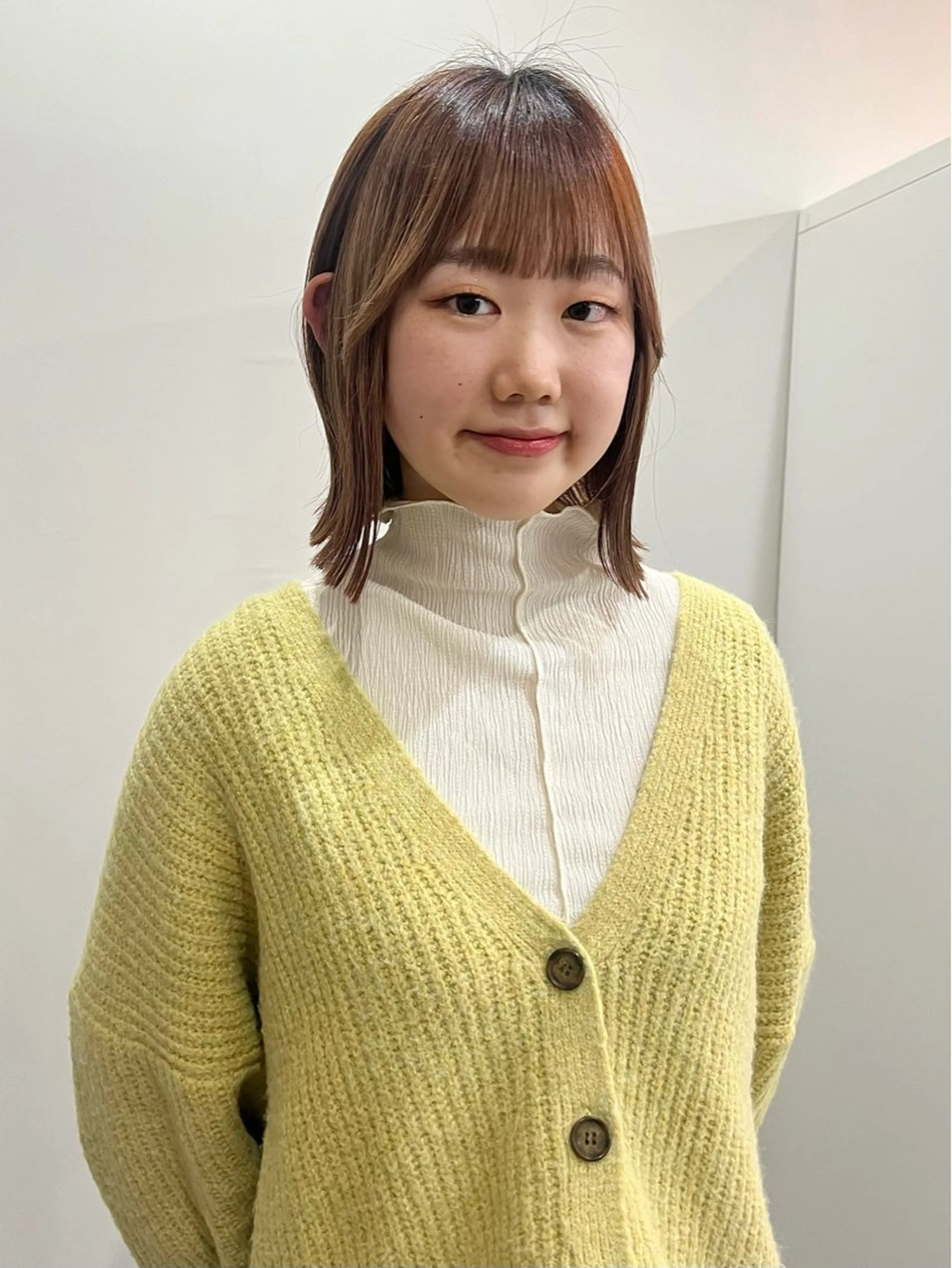 ミディアム 切りっぱなしボブ ボブ 切りっぱなしボブ/ ブリーチカラー/大塚のヘアスタイル