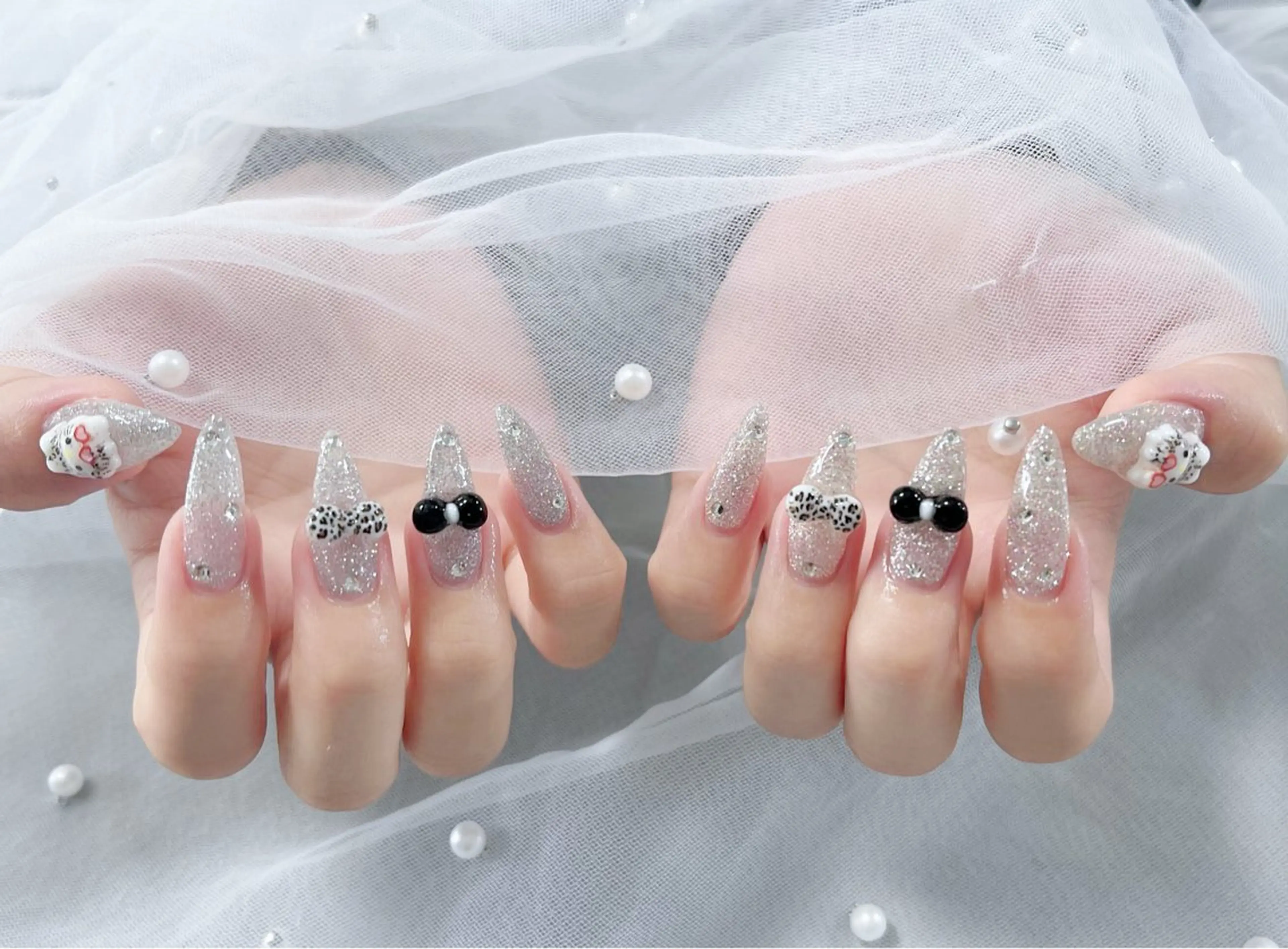 ネイル オーロラネイル クリアネイル フラッシュネイル ジェルネイル グラデーション ハンドネイル Amee Nail Salonのネイルデザイン