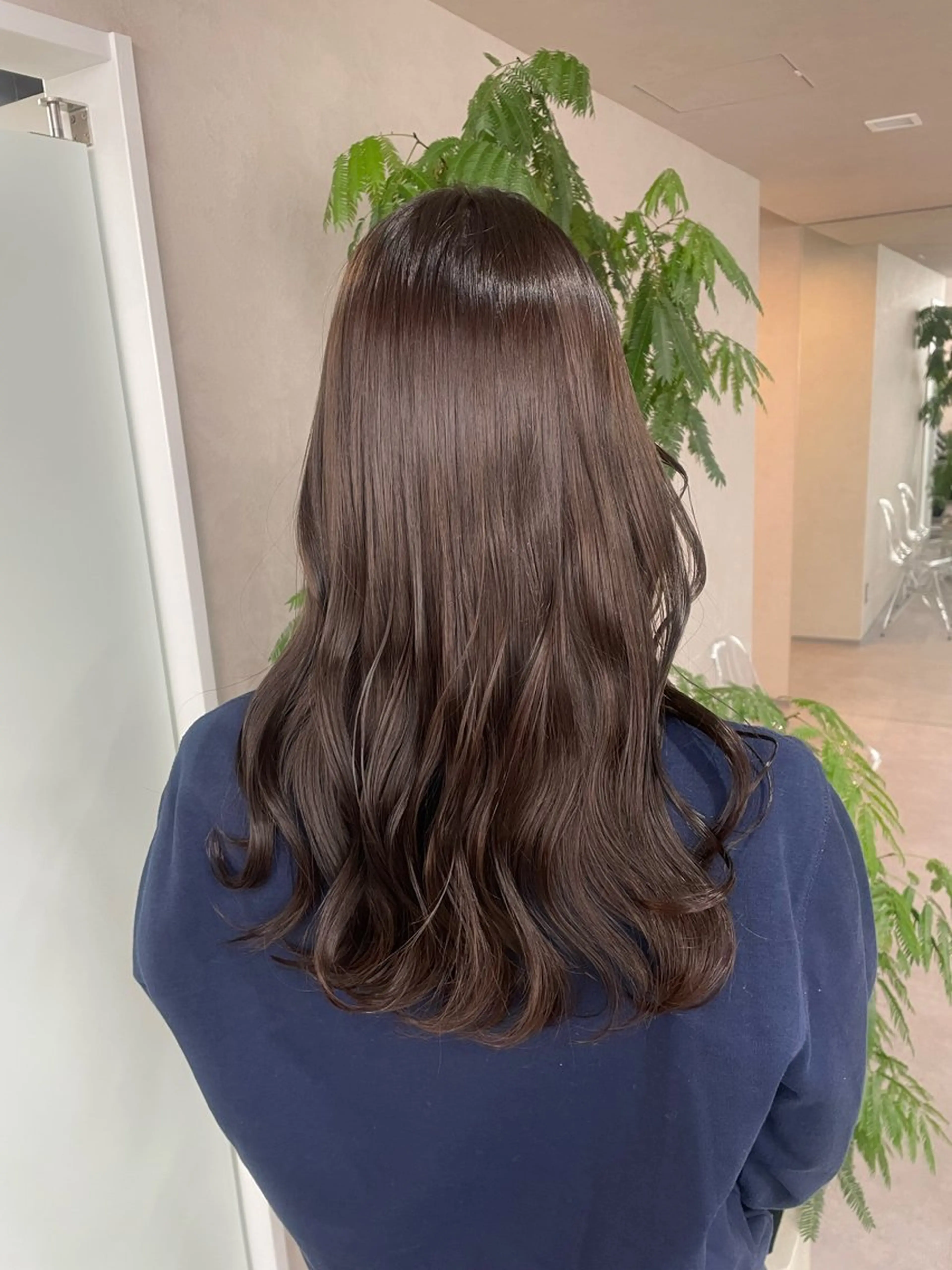 ロング カラー アッシュ 透明感カラー ヘアカラー トリートメント 🎀カラー ✨横浜／トレンドのヘアスタイル