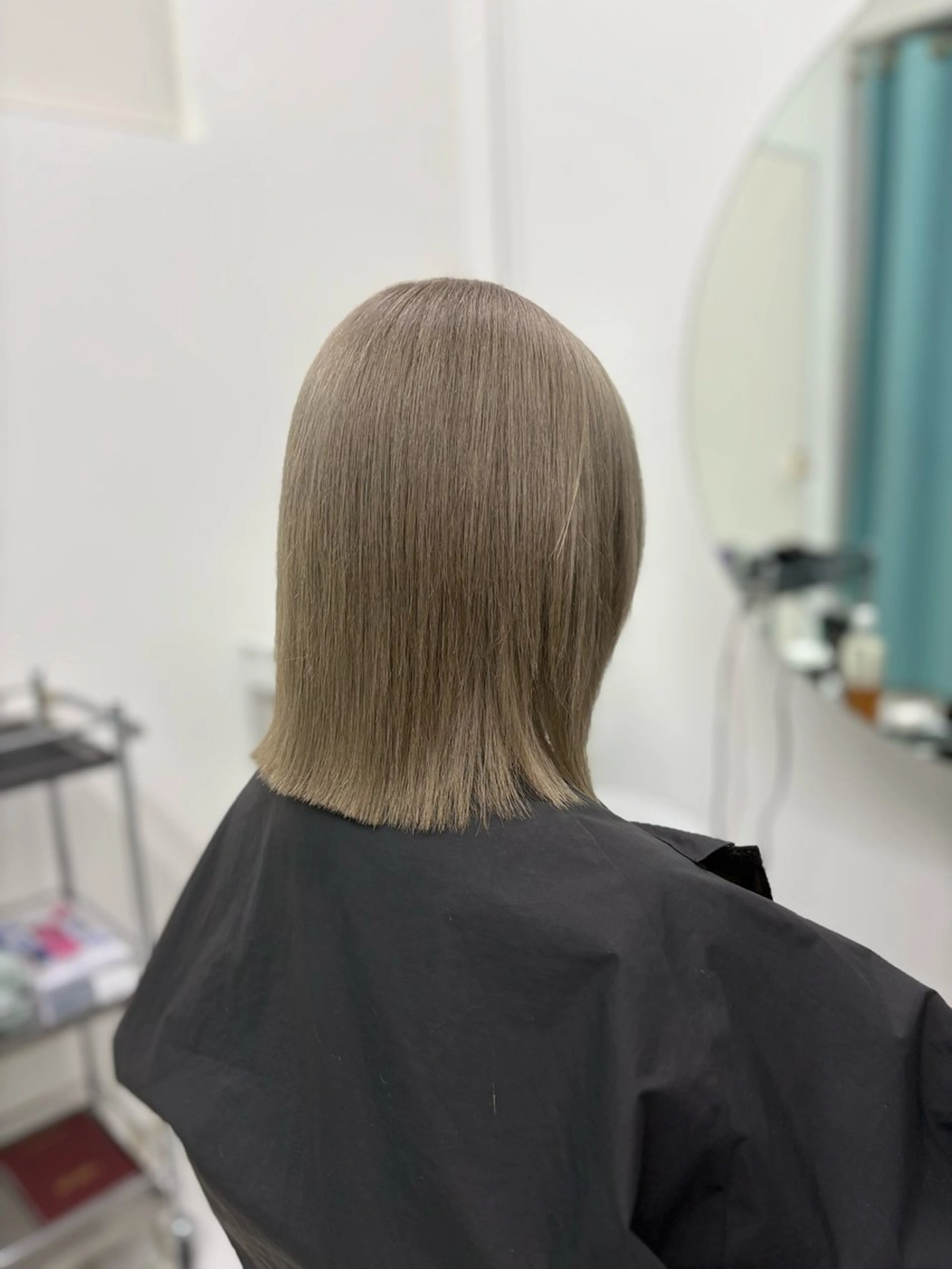 ミディアム Haruna/河原町 ハイトーン🤍のヘアスタイル