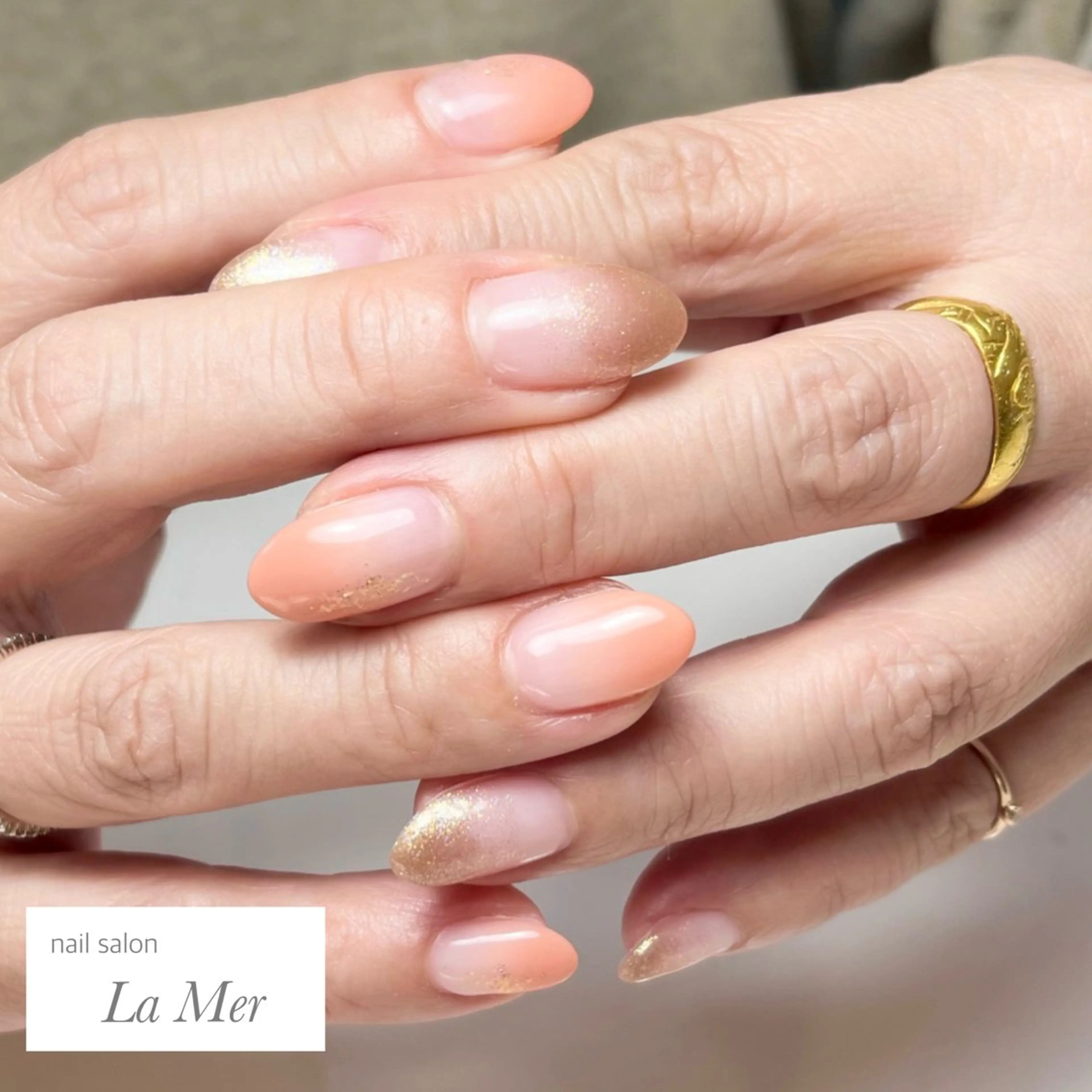 ネイル オーロラネイル 入学式 ゴールド グラデーション 卒業式 ハンドネイル nailsalon La Merのネイルデザイン